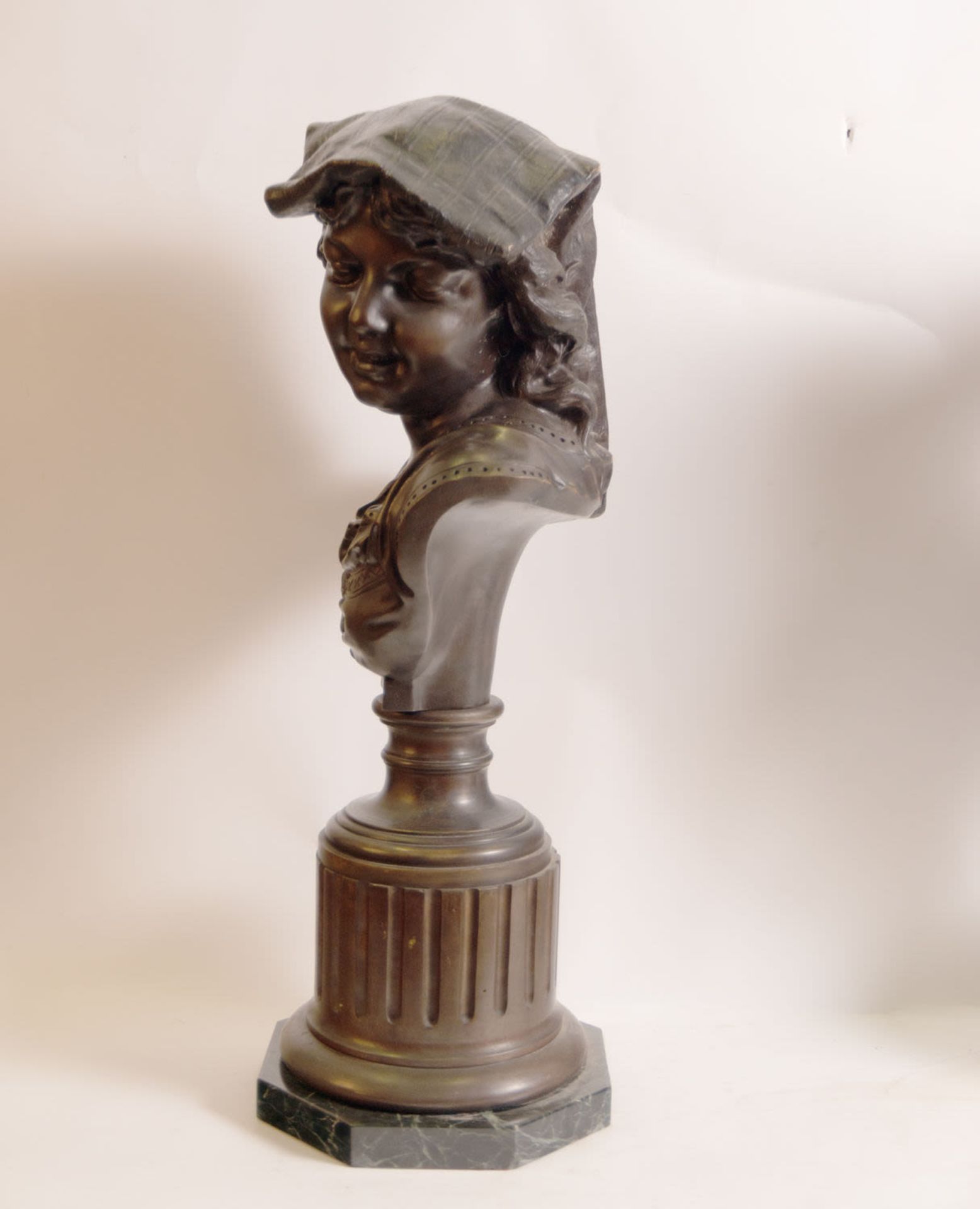 Pair of Busts of a Girl and a Boy in bronze, following models by Carpeaux, French school of the 19th - Image 3 of 7