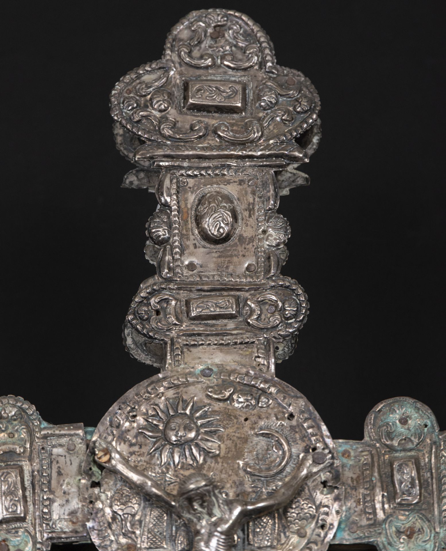 Large processional cross in colonial Peruvian silver from the 17th century, Viceroyalty of Peru, 17t - Bild 3 aus 10
