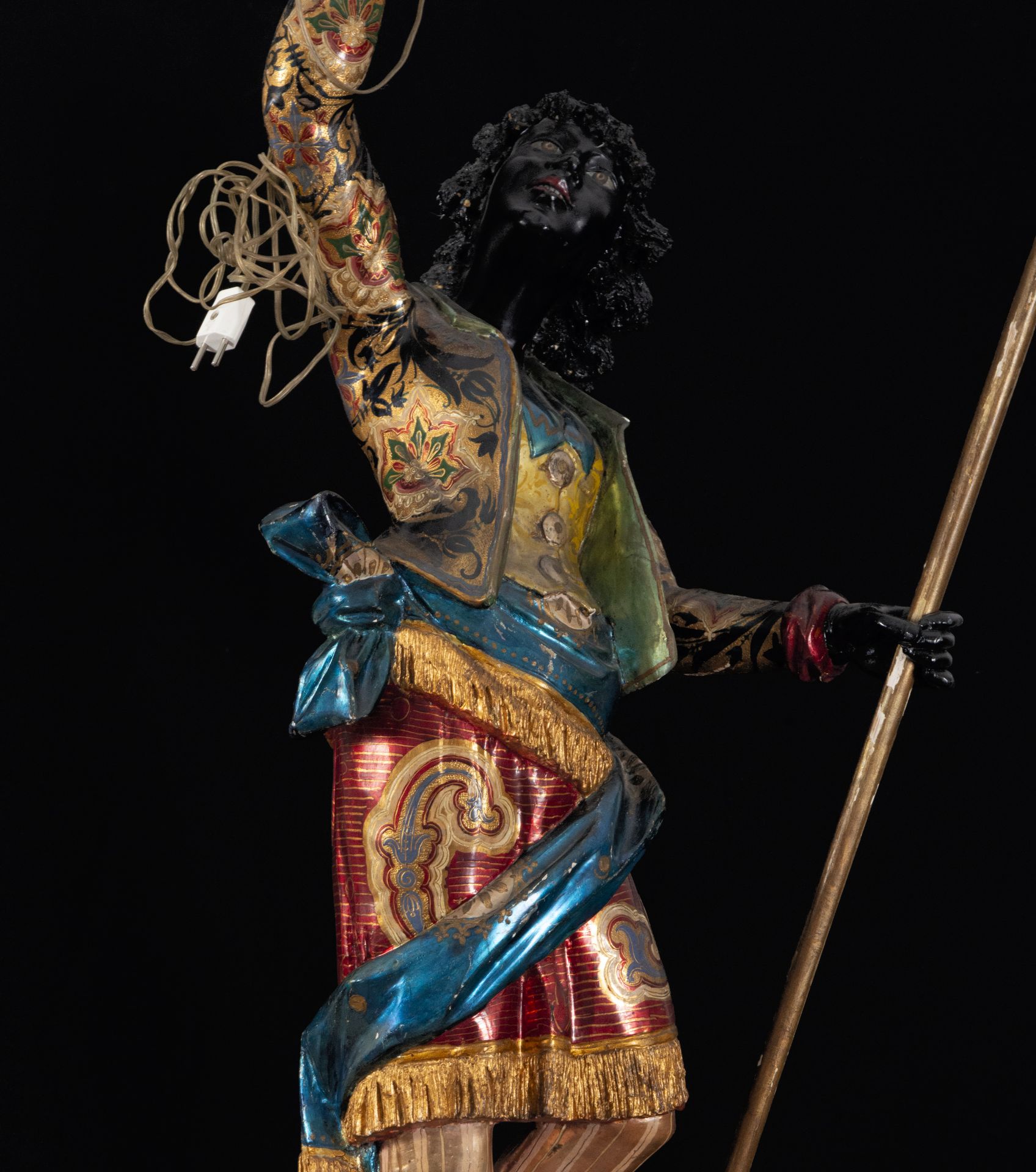 Monumental Pair of Venetian Torcheros in bronze with velvet bases, 19th century - early 20th century - Image 23 of 26