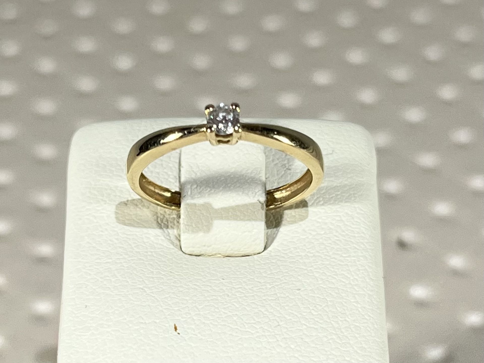 18k GOLD solitaire ring with brilliant cut diamond 0.14 ct - Image 2 of 4