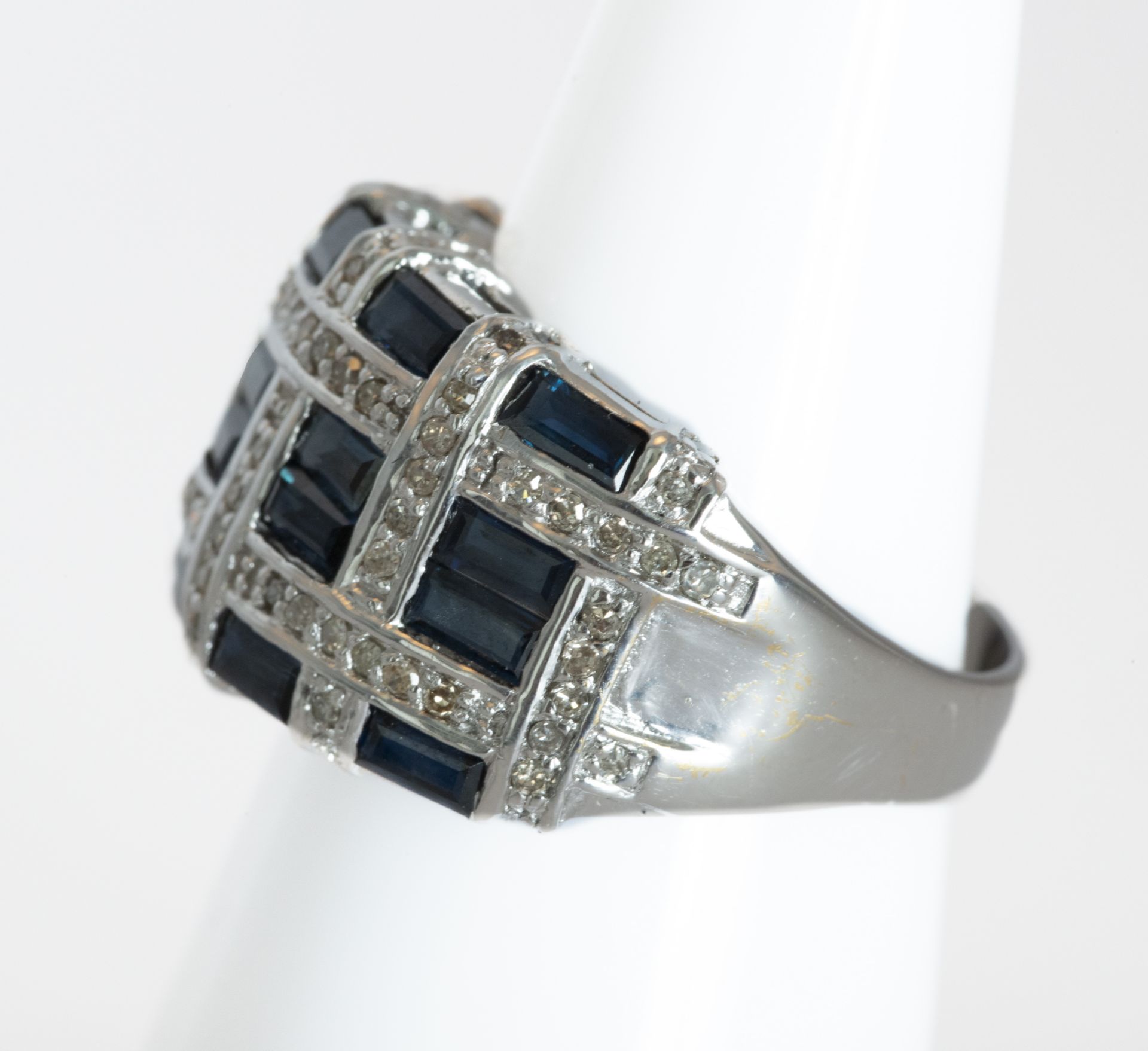 18 kt white gold ring with sapphires and diamonds - Image 3 of 4