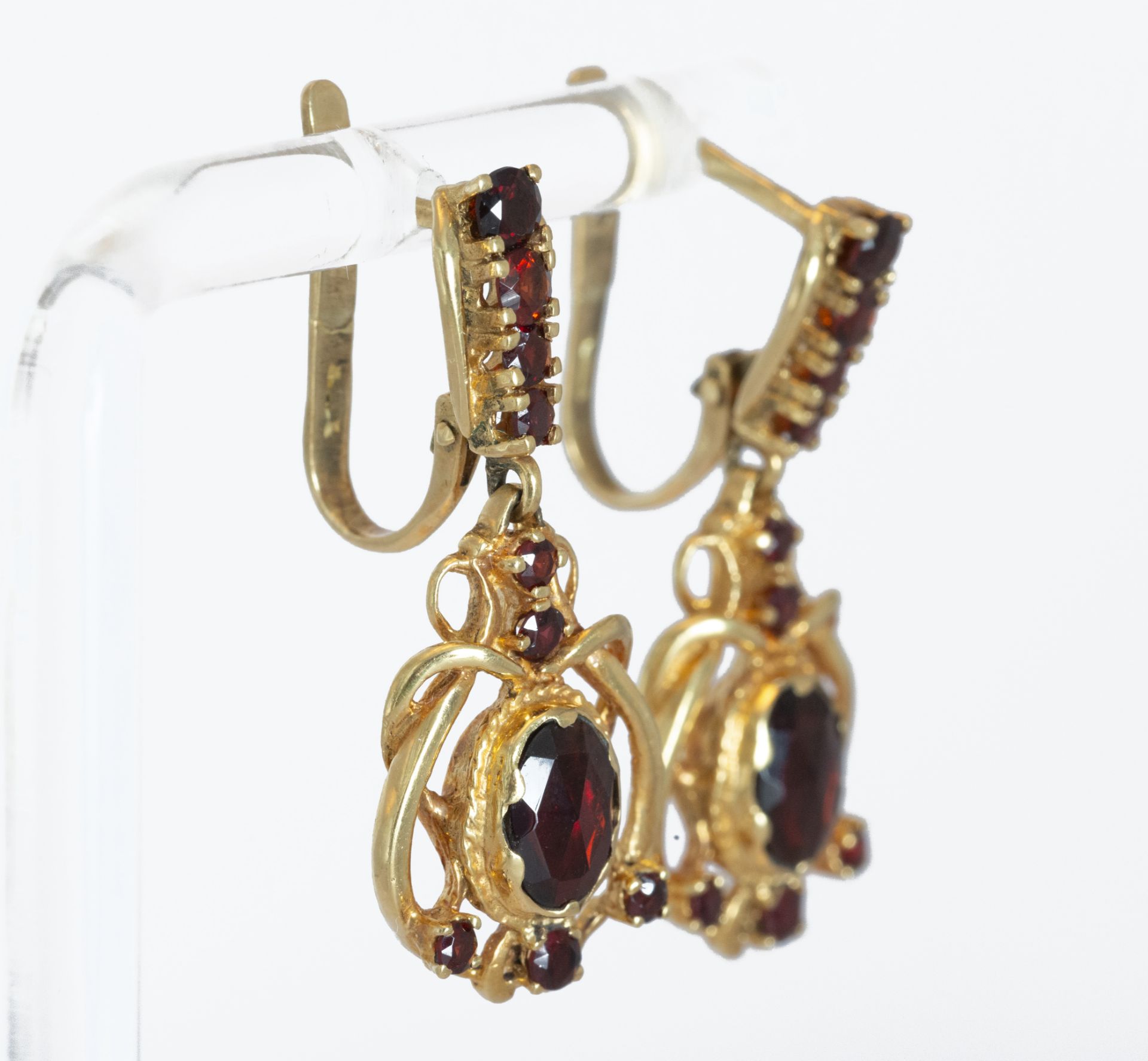 18kt gold earrings with garnets - Image 3 of 4
