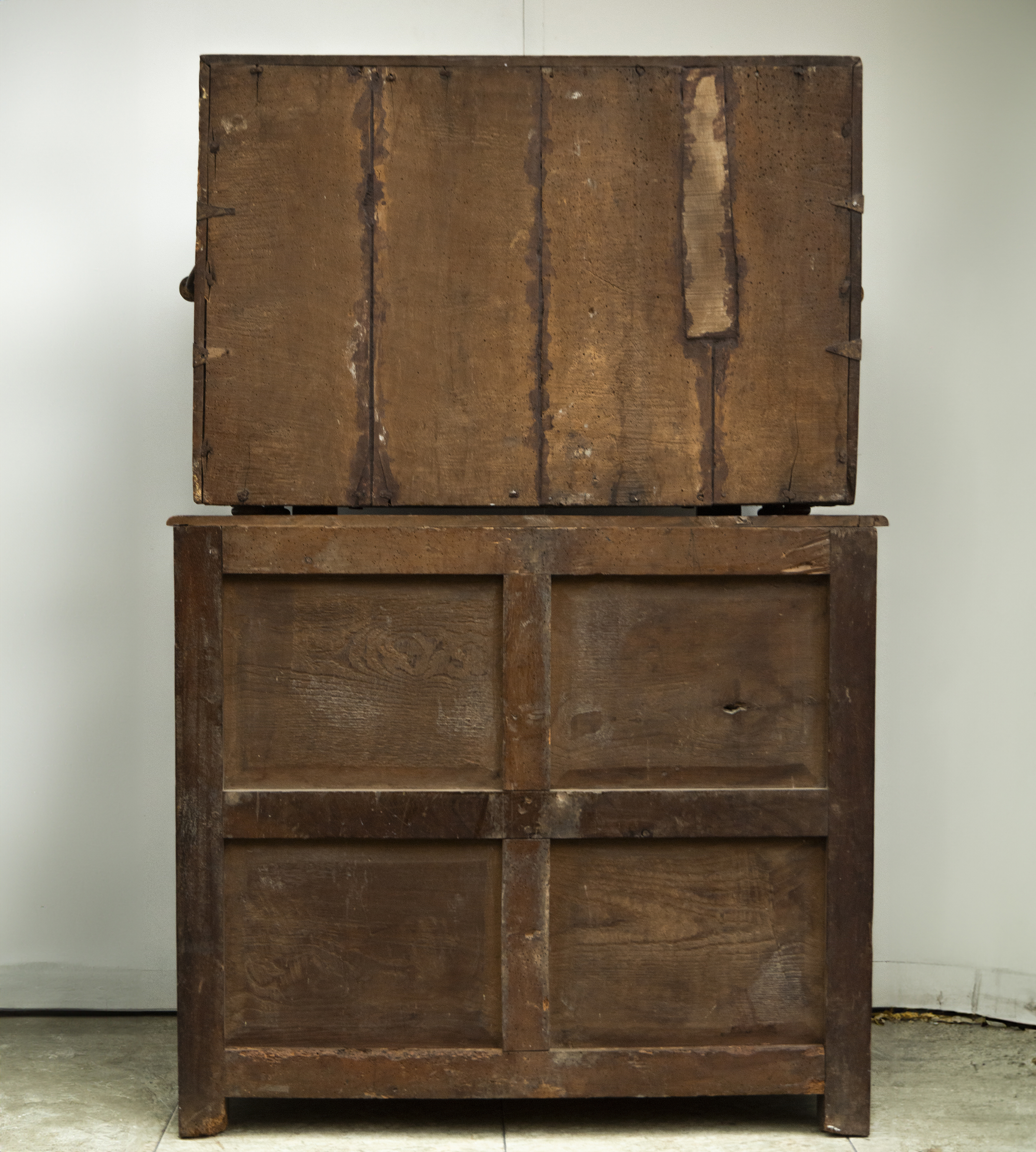 Renaissance Vargas "Bargueño" type chest cabinet with period table, 16th century - Image 8 of 8