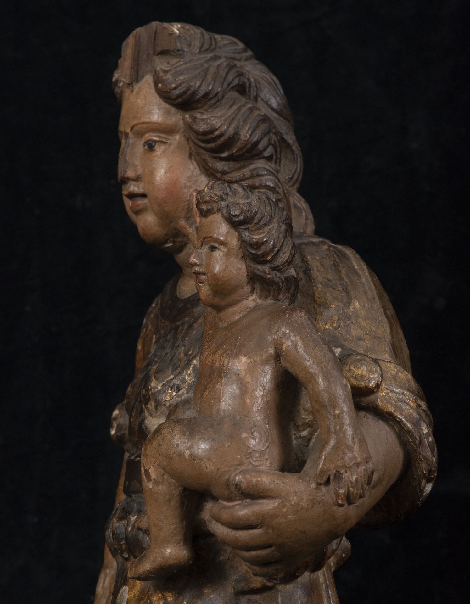 17th century Portuguese Virgin with Child in her arms, 17th century - Image 6 of 10