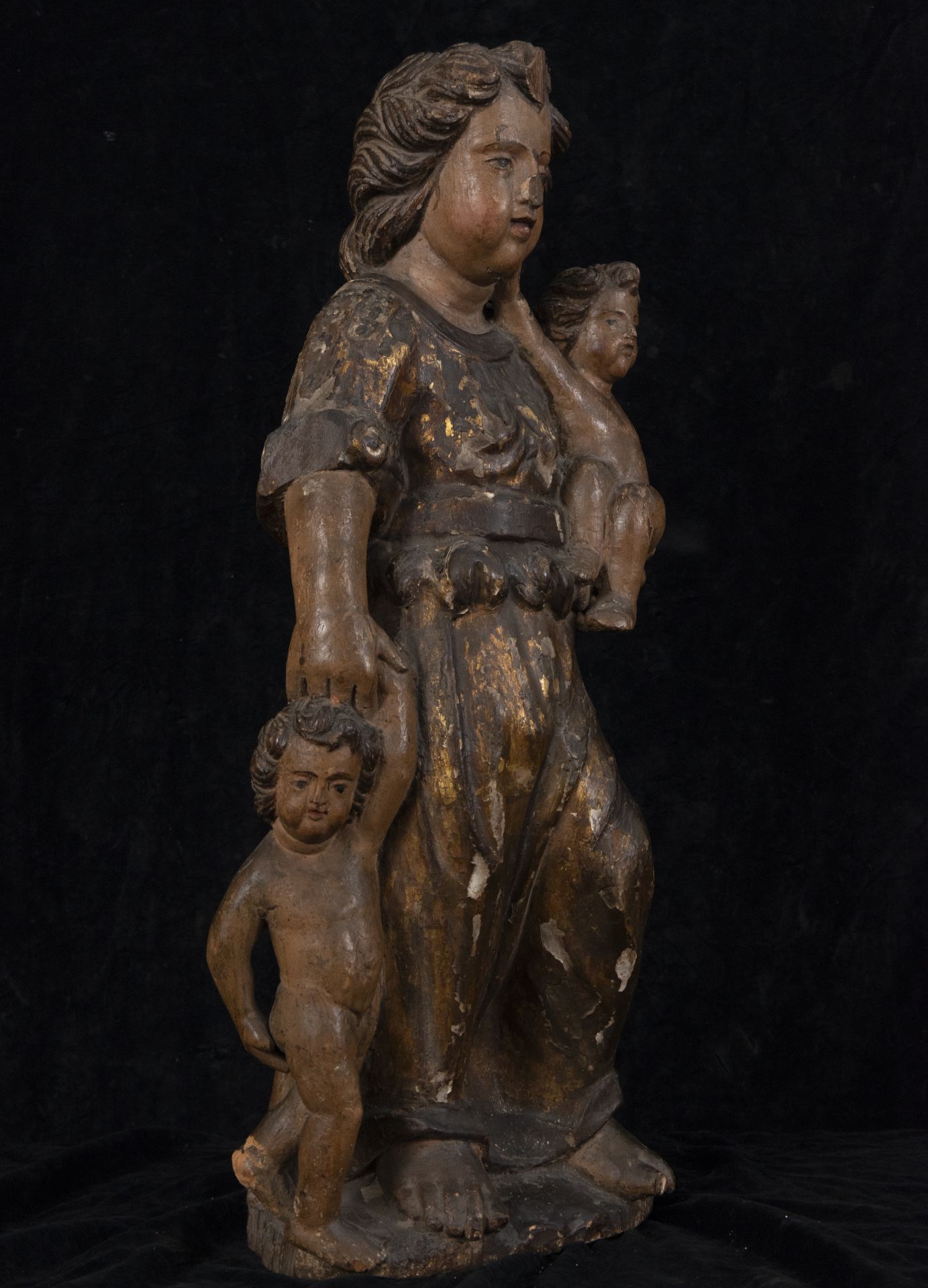 17th century Portuguese Virgin with Child in her arms, 17th century - Image 7 of 10