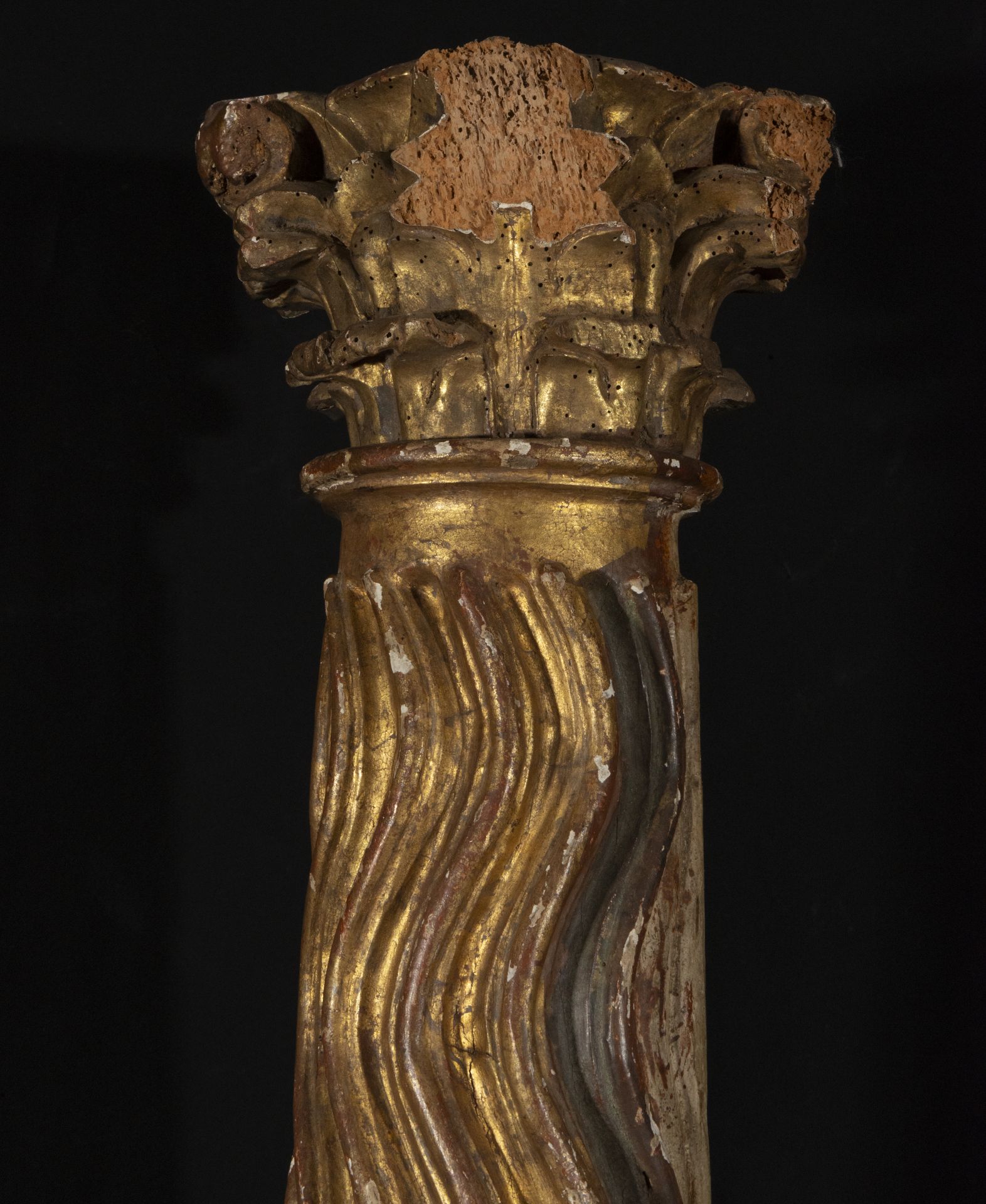 Pair of Renaissance Columns in gilded wood, 17th century - Bild 6 aus 9