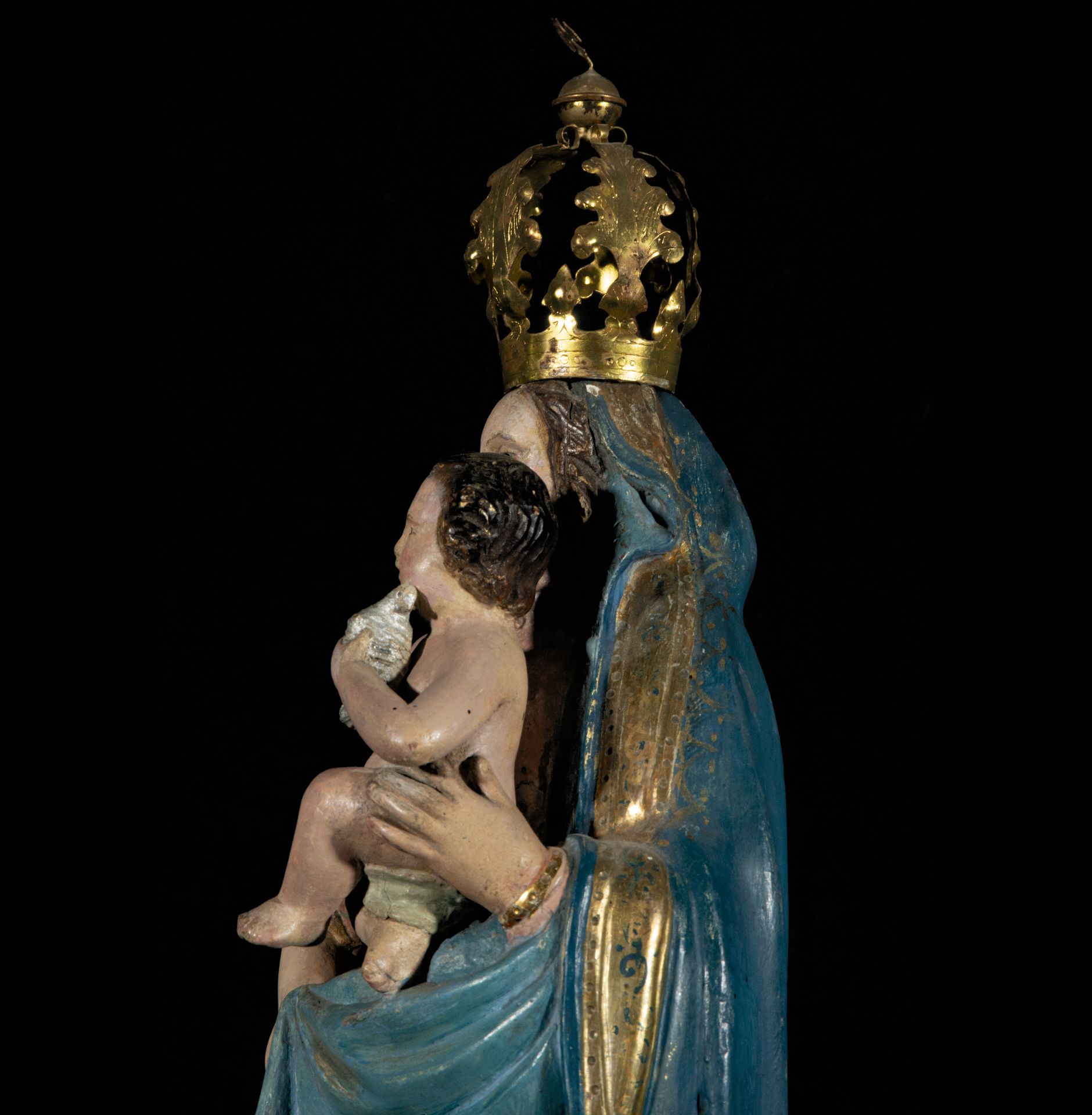 Great Virgin of Pilar with Child in arms from the 17th century (Castilla or Andalusia) - Image 6 of 10