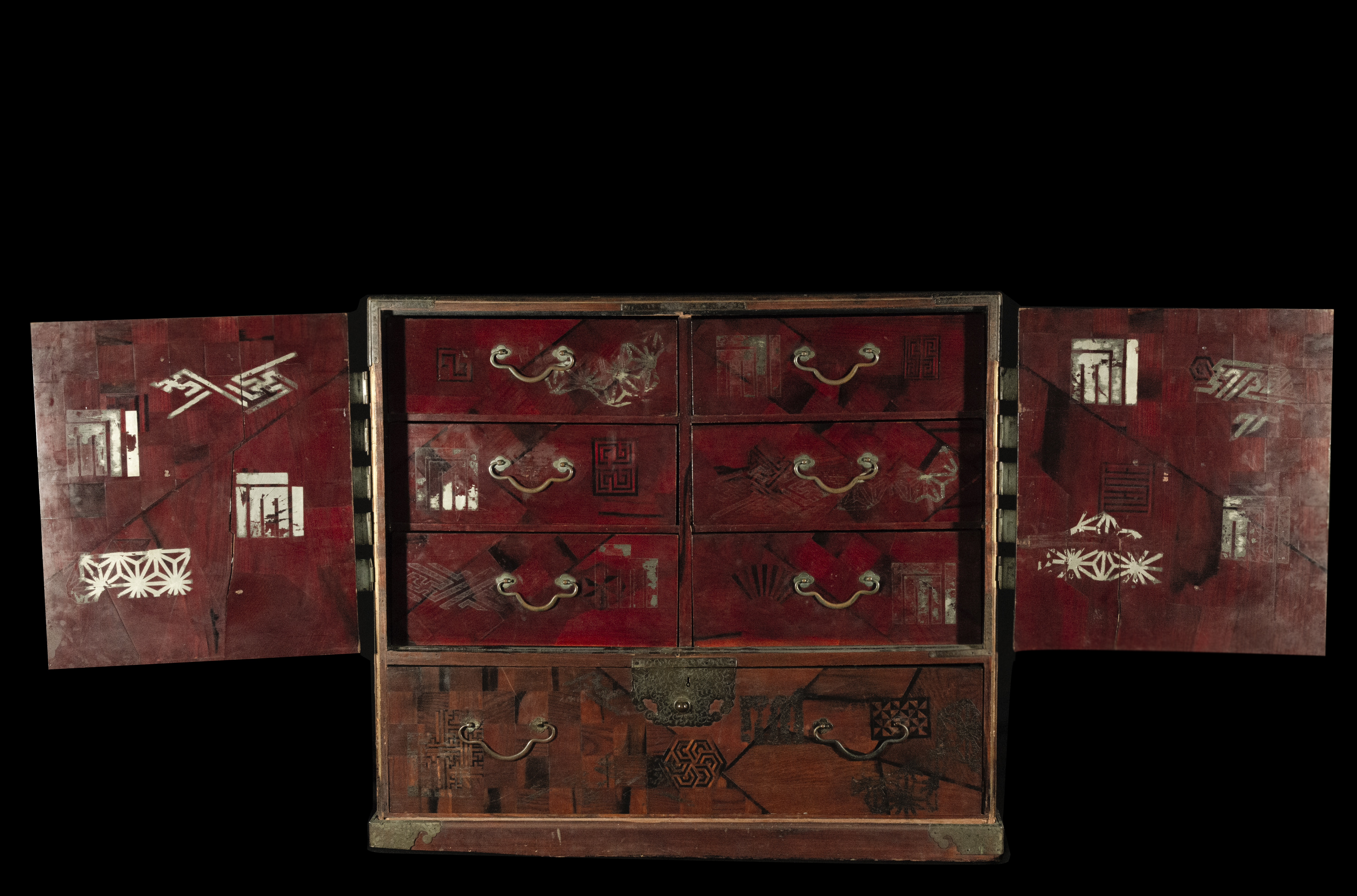 Beautiful Meiji Cabinet in Japanese Cedar marquetry from the 18th century - Image 2 of 5