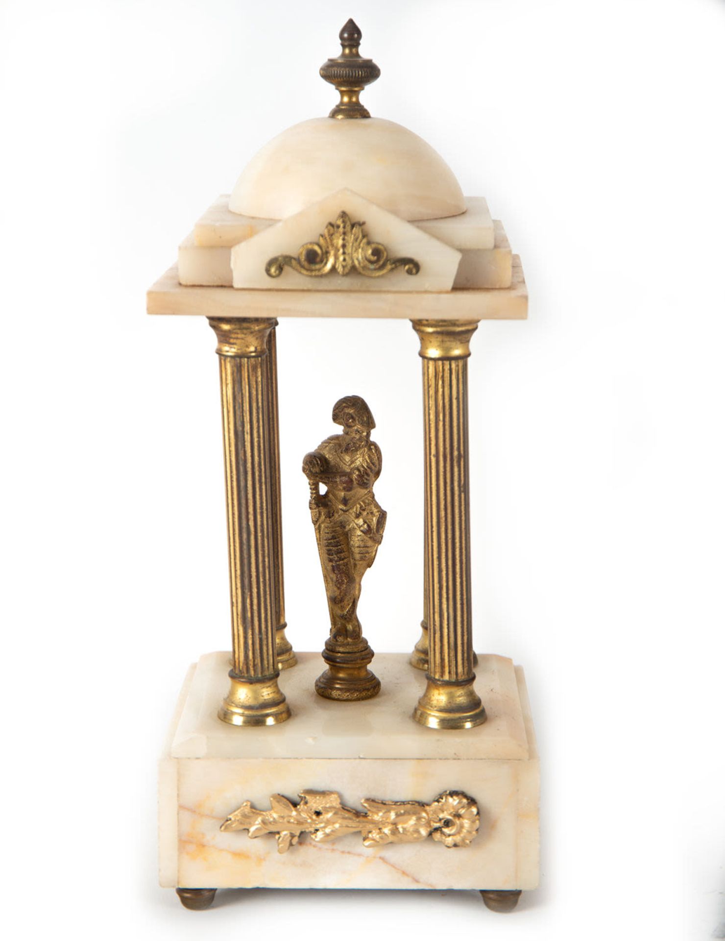 Neoclassical garniture in alabaster with temples and figures in gilt bronze - Bild 5 aus 8