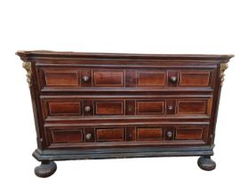 Florentine Commode in Rosewood Marquetry and Gold Leaf Appliques, 18th Century