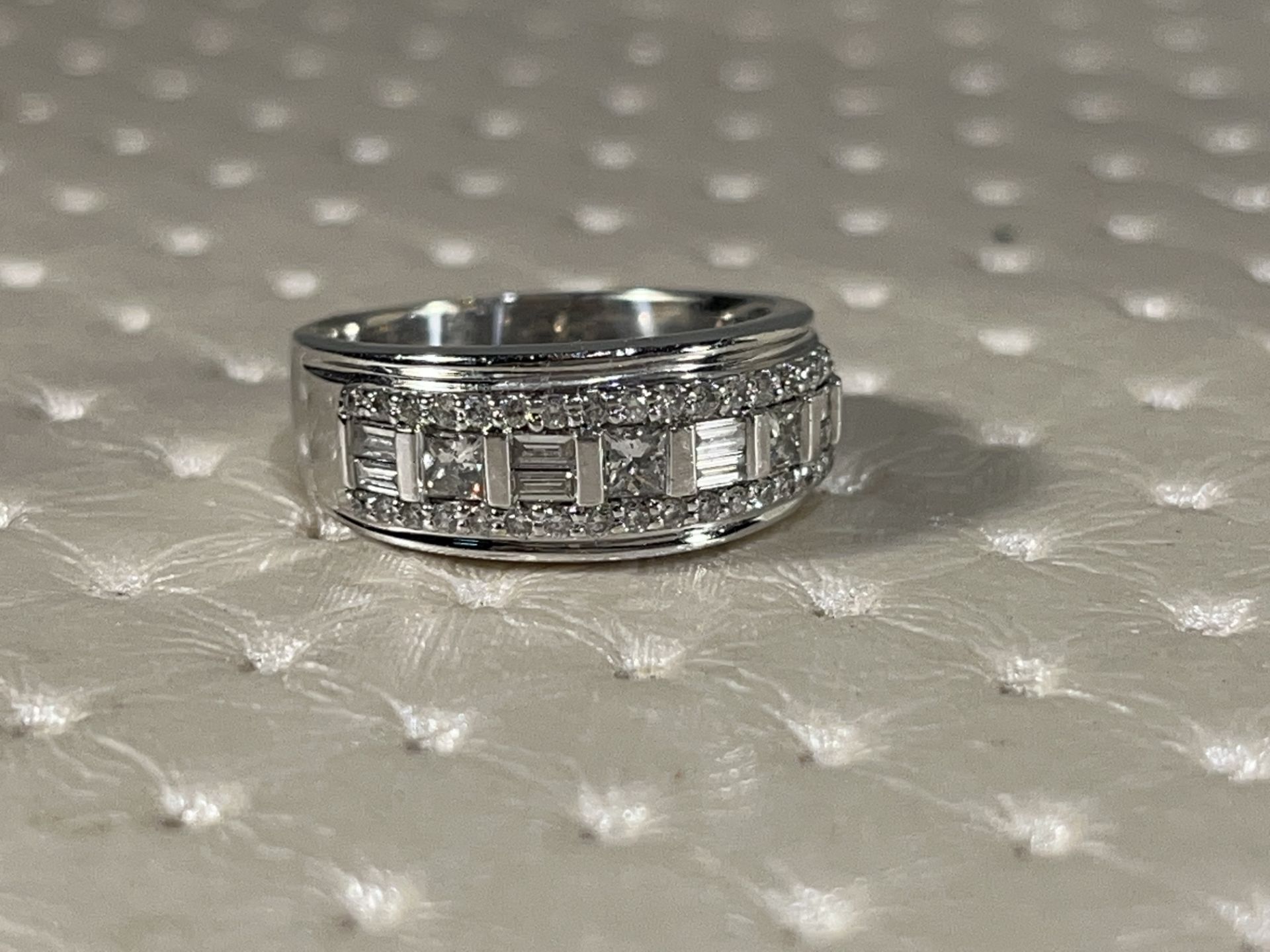 White GOLD and diamond ring - Bild 5 aus 6