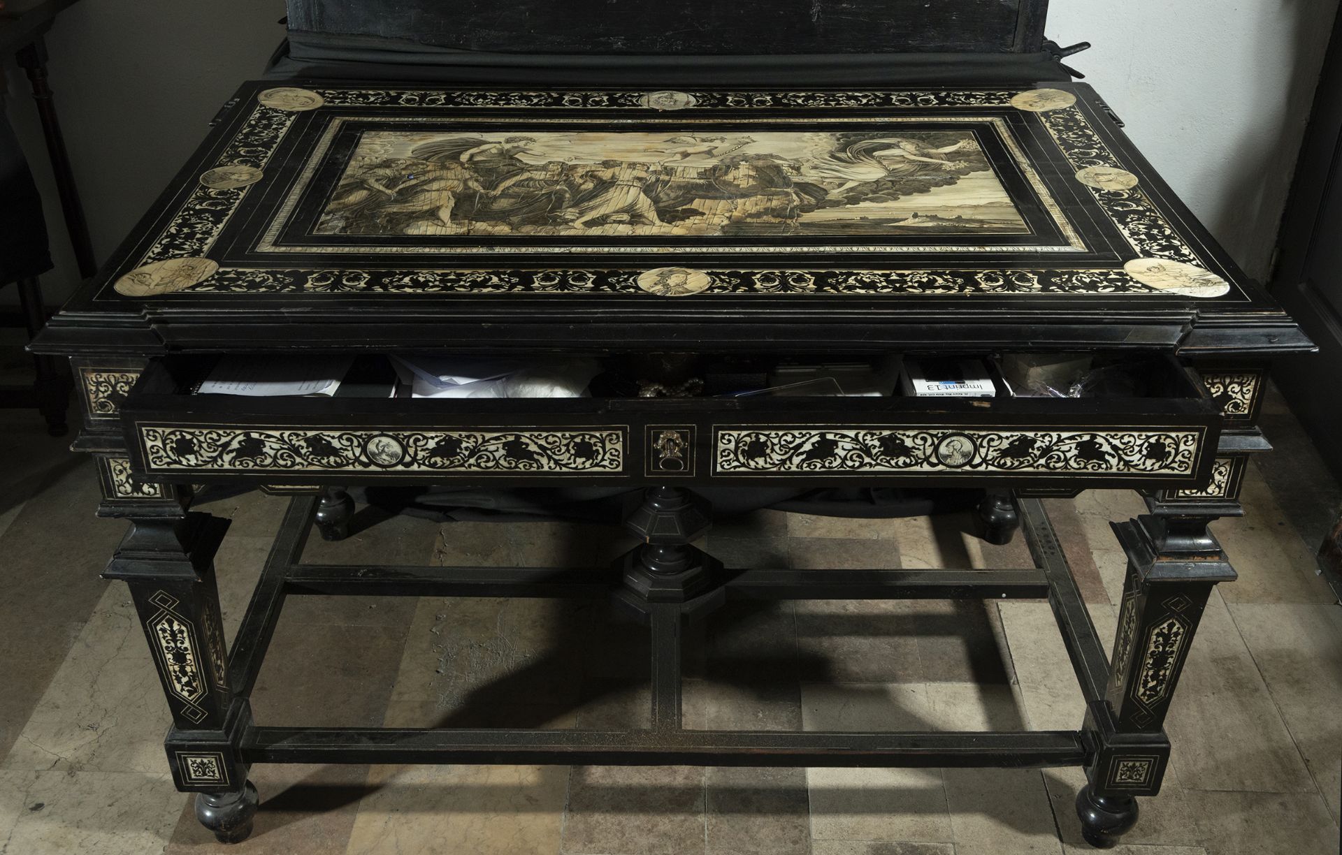 Important Large Florentine Table in bone and rosewood inlay with large central mythological scene, I
