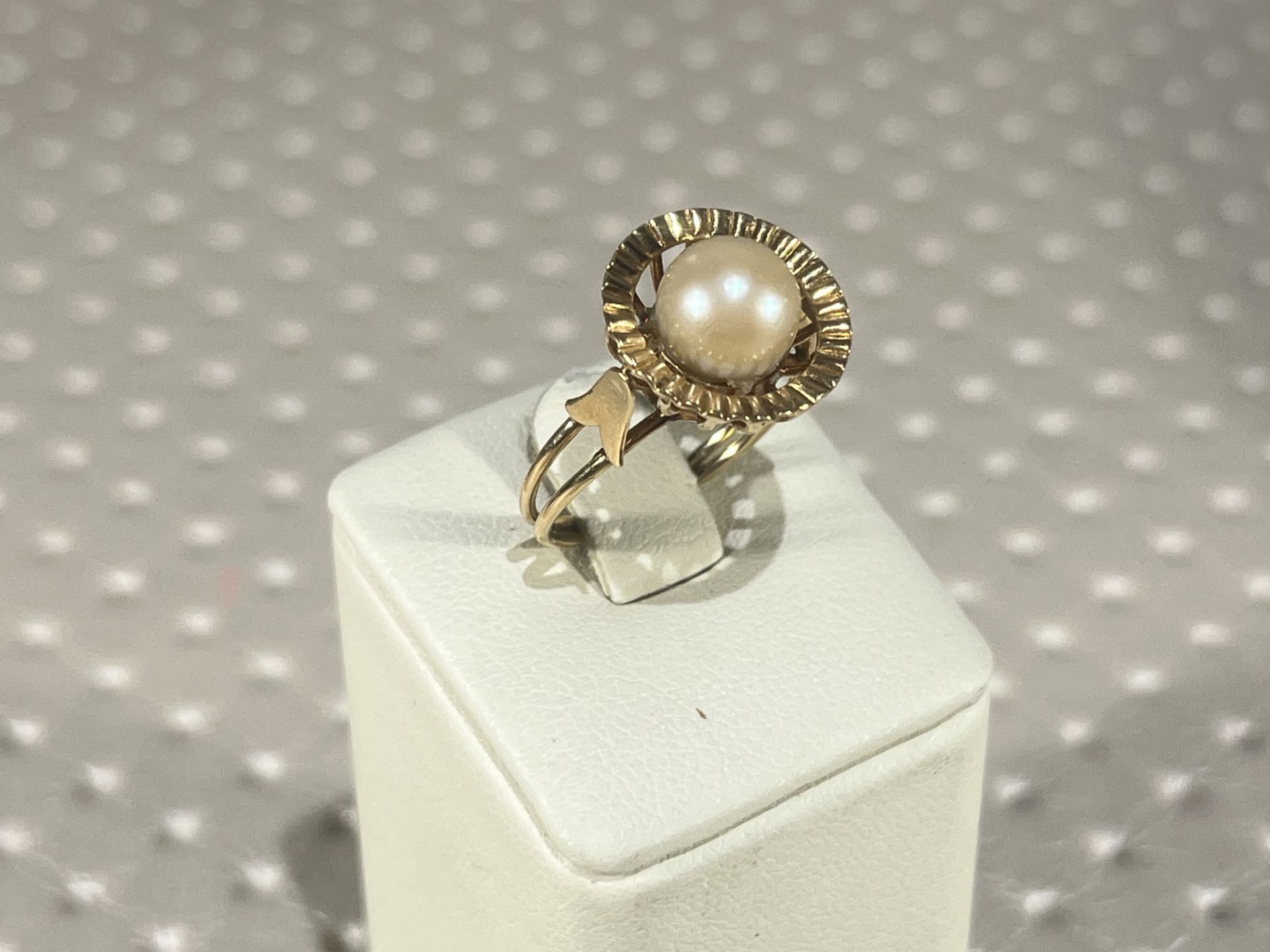 18k Gold and Natural Pearl Ring
