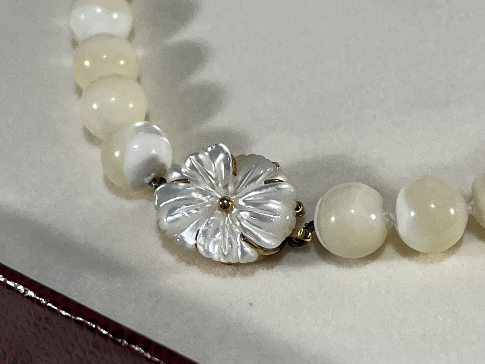 Elegant mother-of-pearl and mother-of-pearl necklace, mounted in 18k gold - Image 2 of 5