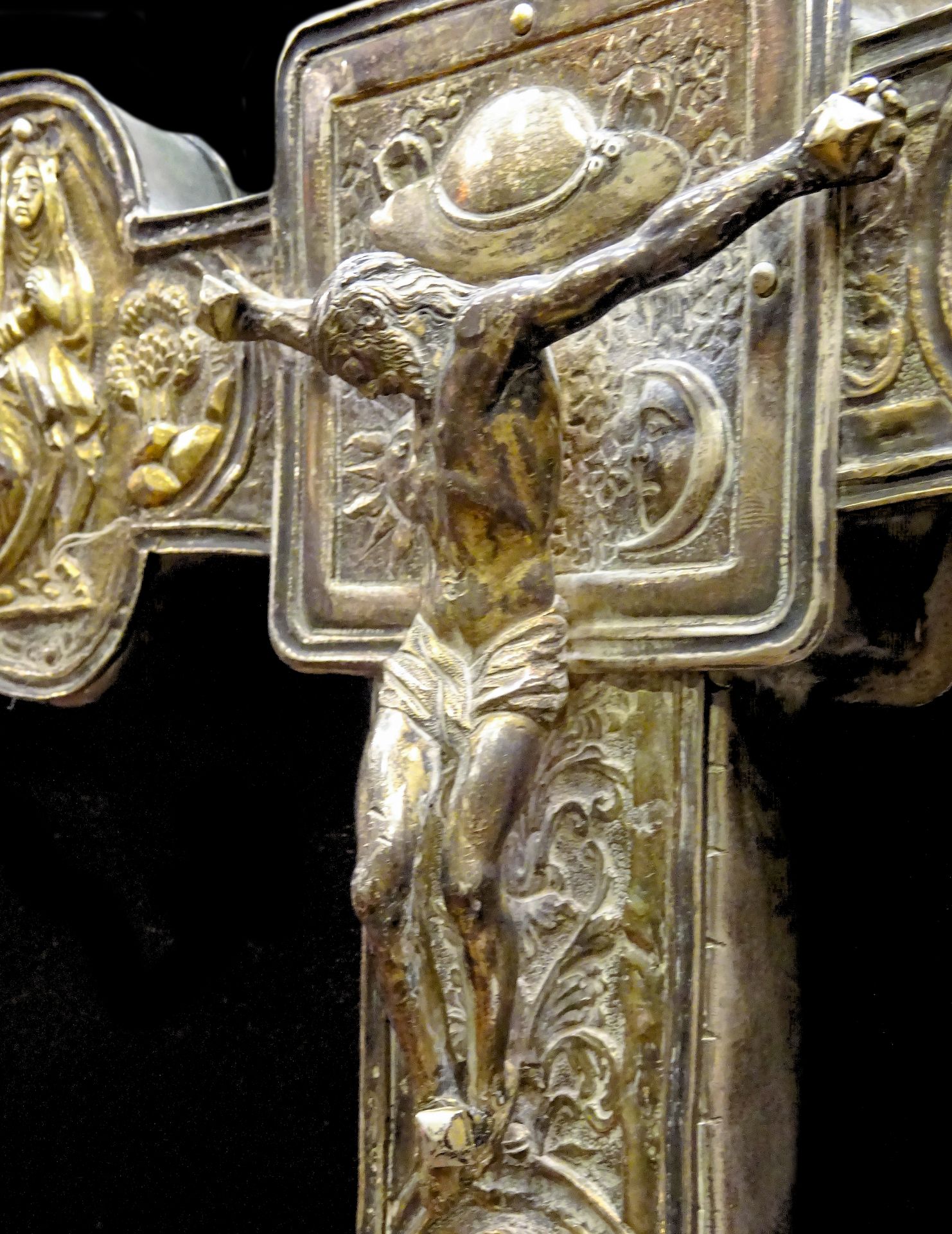 Important Valencian Gothic Processional Cross from the end of the 14th century, in fine gilded silve - Image 4 of 5