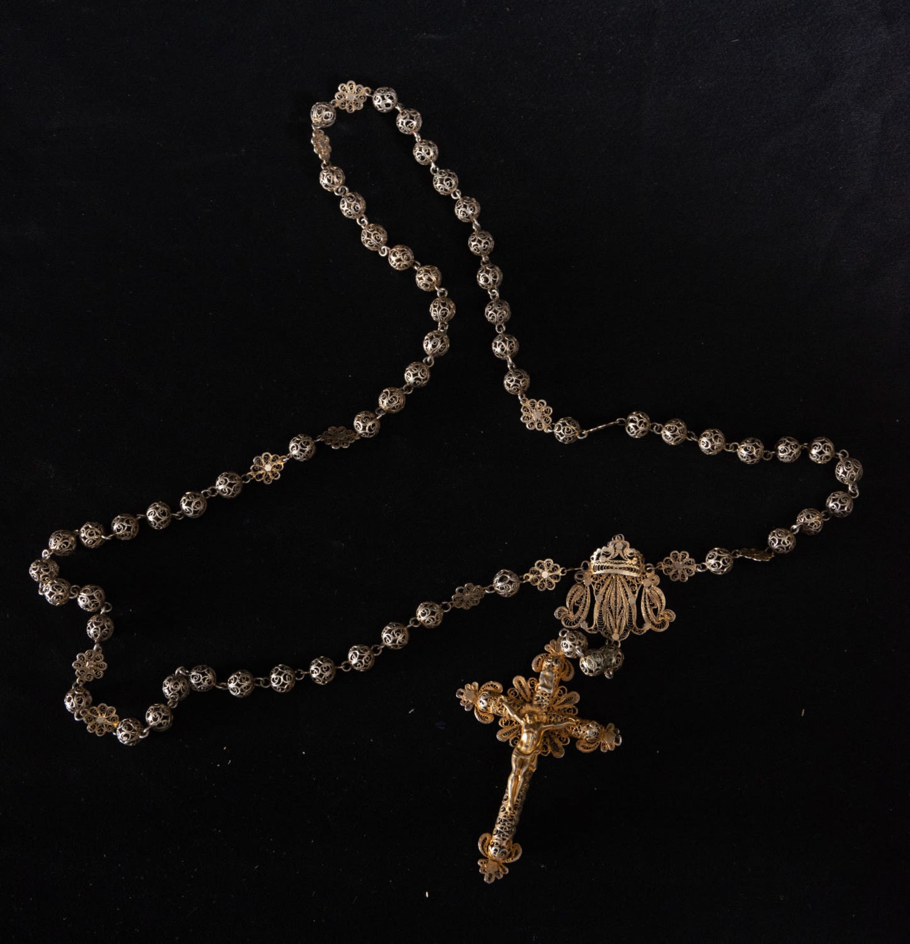 Peruvian rosary in gilt silver filigree, 19th century