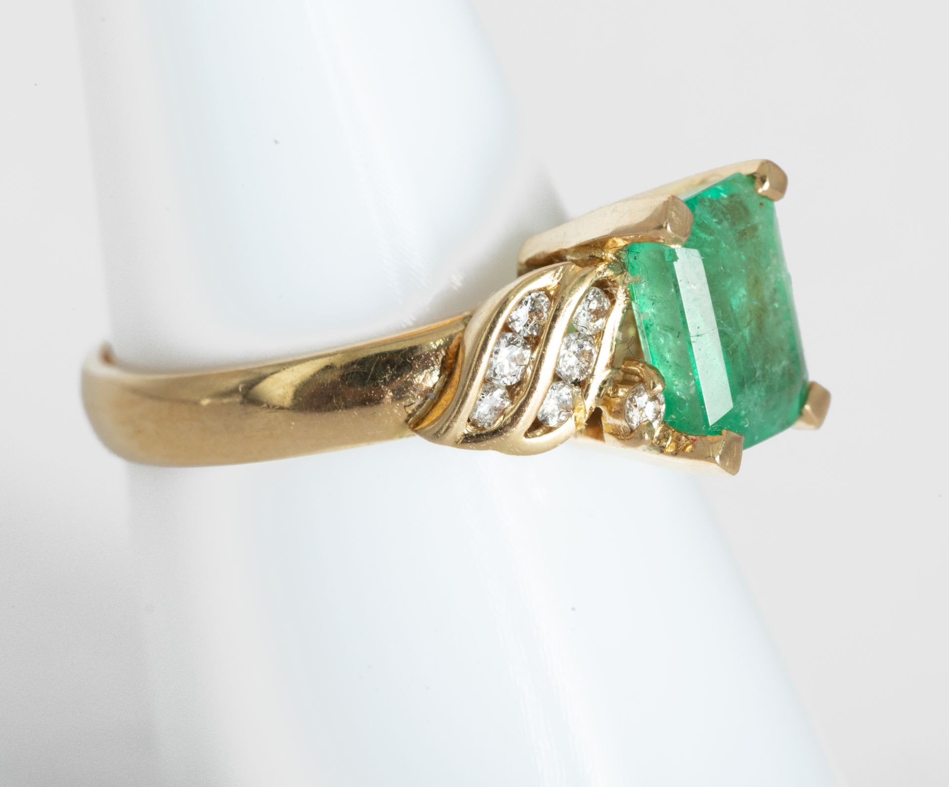 18kt gold emerald and diamond ring. - Image 4 of 4