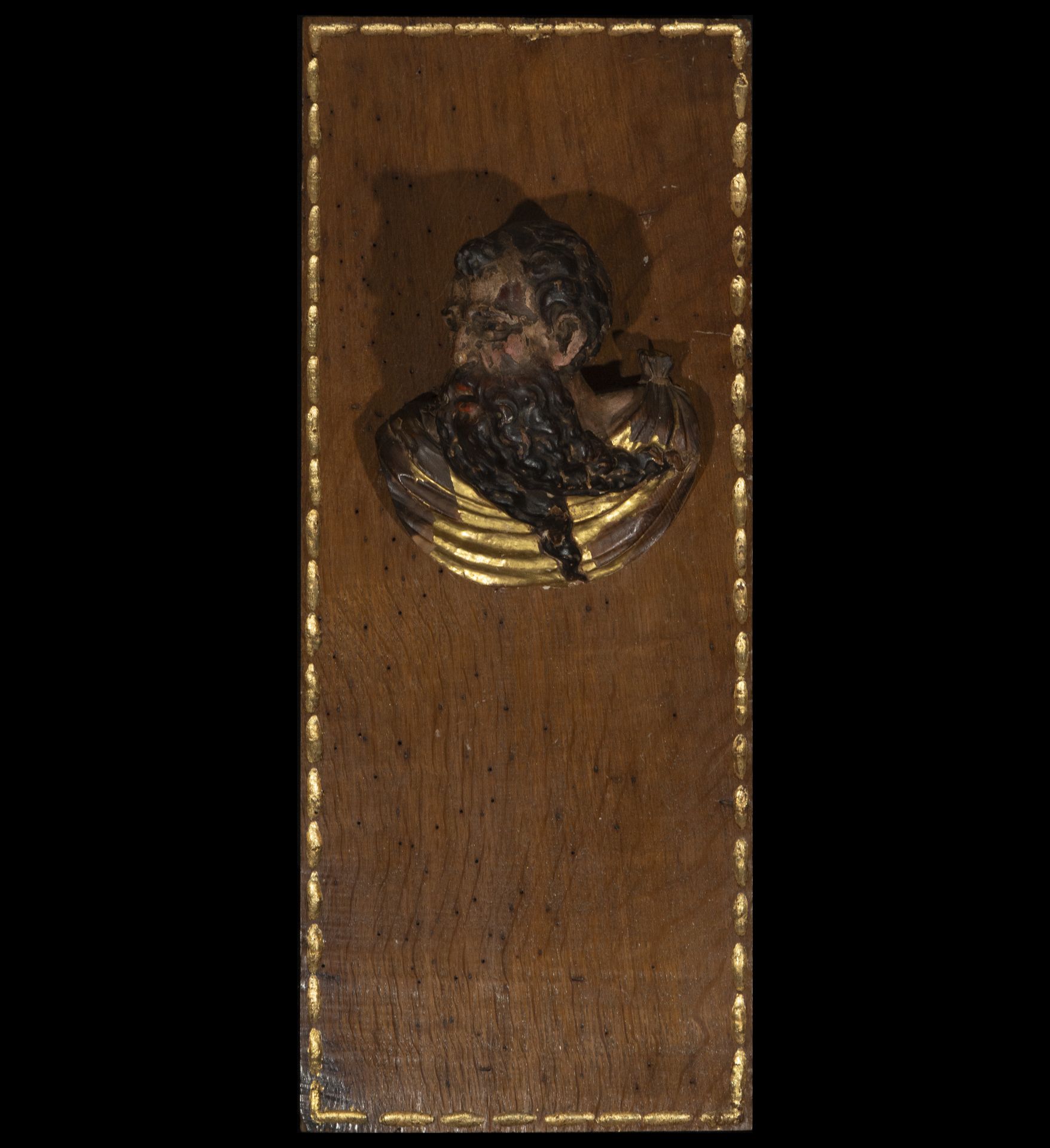 Altar finish with Head of the Apostle Saint Peter, Berruguete school from the 16th century