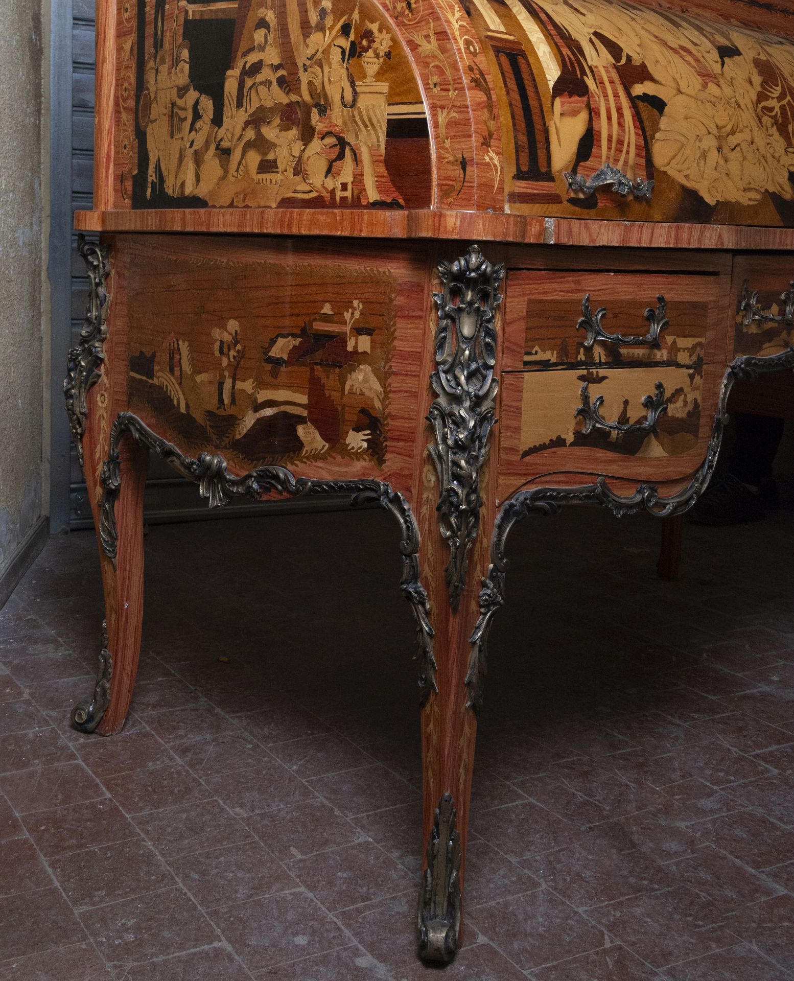 Large "Secretaire du Roi" in Louis XVI style in noble wood marquetry and gilded bronze, 19th century - Bild 4 aus 9