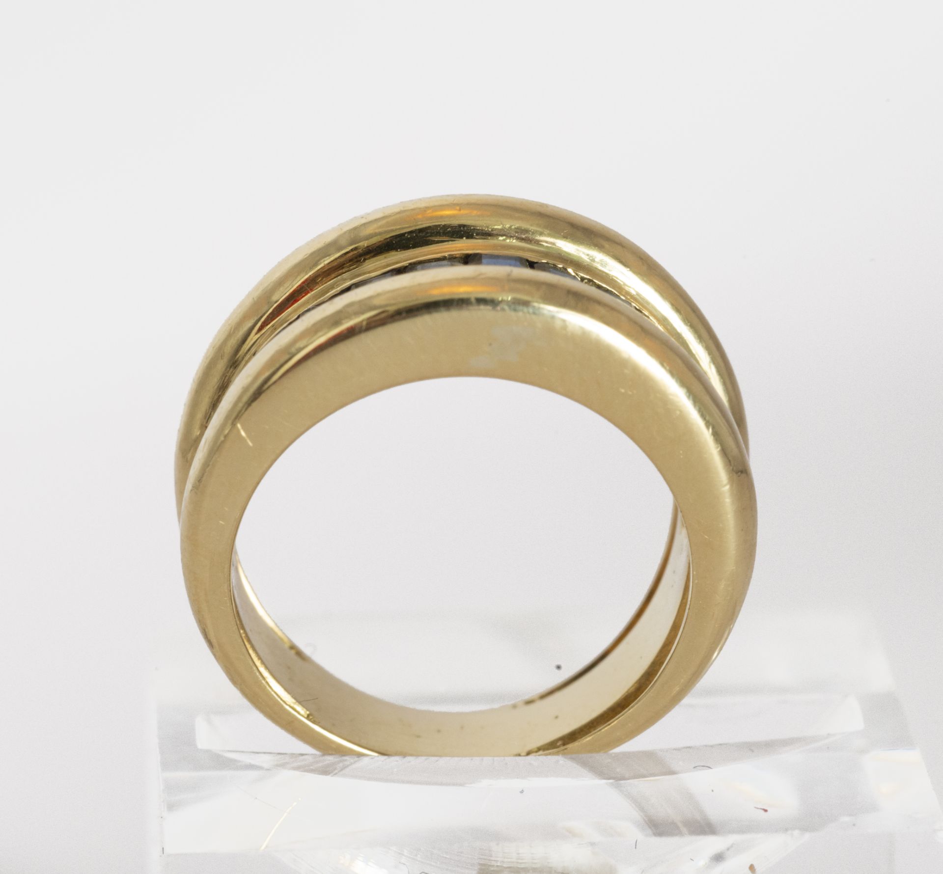 18 kt gold ring with sapphires - Image 2 of 5