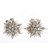 18kt flower-shaped earrings with diamonds