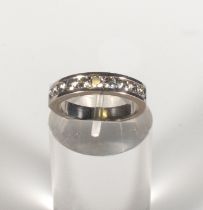 Elegant lady's ring in 18k white gold with 10 diamonds of 0.15 ct each, brilliant cut VS color K of