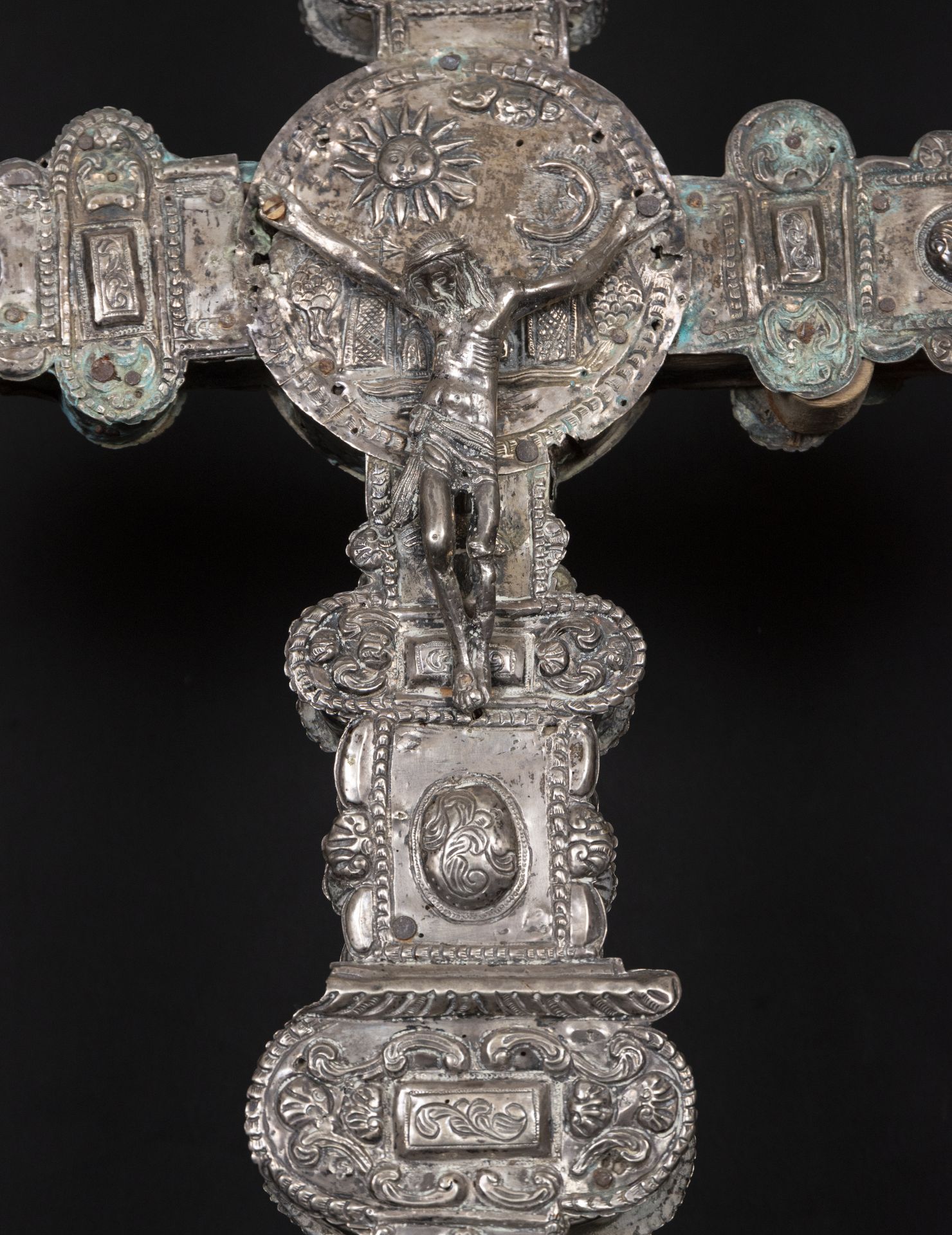Large processional cross in colonial Peruvian silver from the 17th century, Viceroyalty of Peru, 17t - Bild 2 aus 10