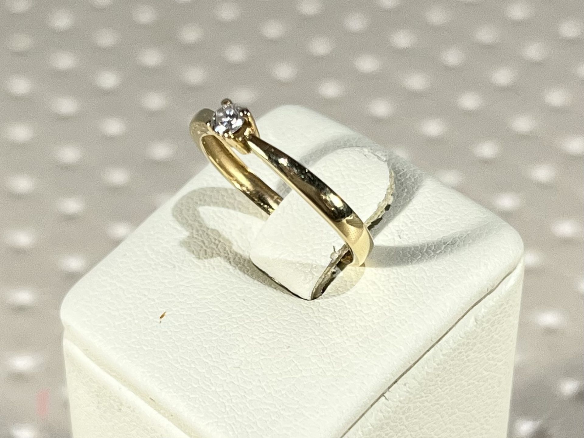 18k GOLD solitaire ring with brilliant cut diamond 0.14 ct - Image 3 of 4