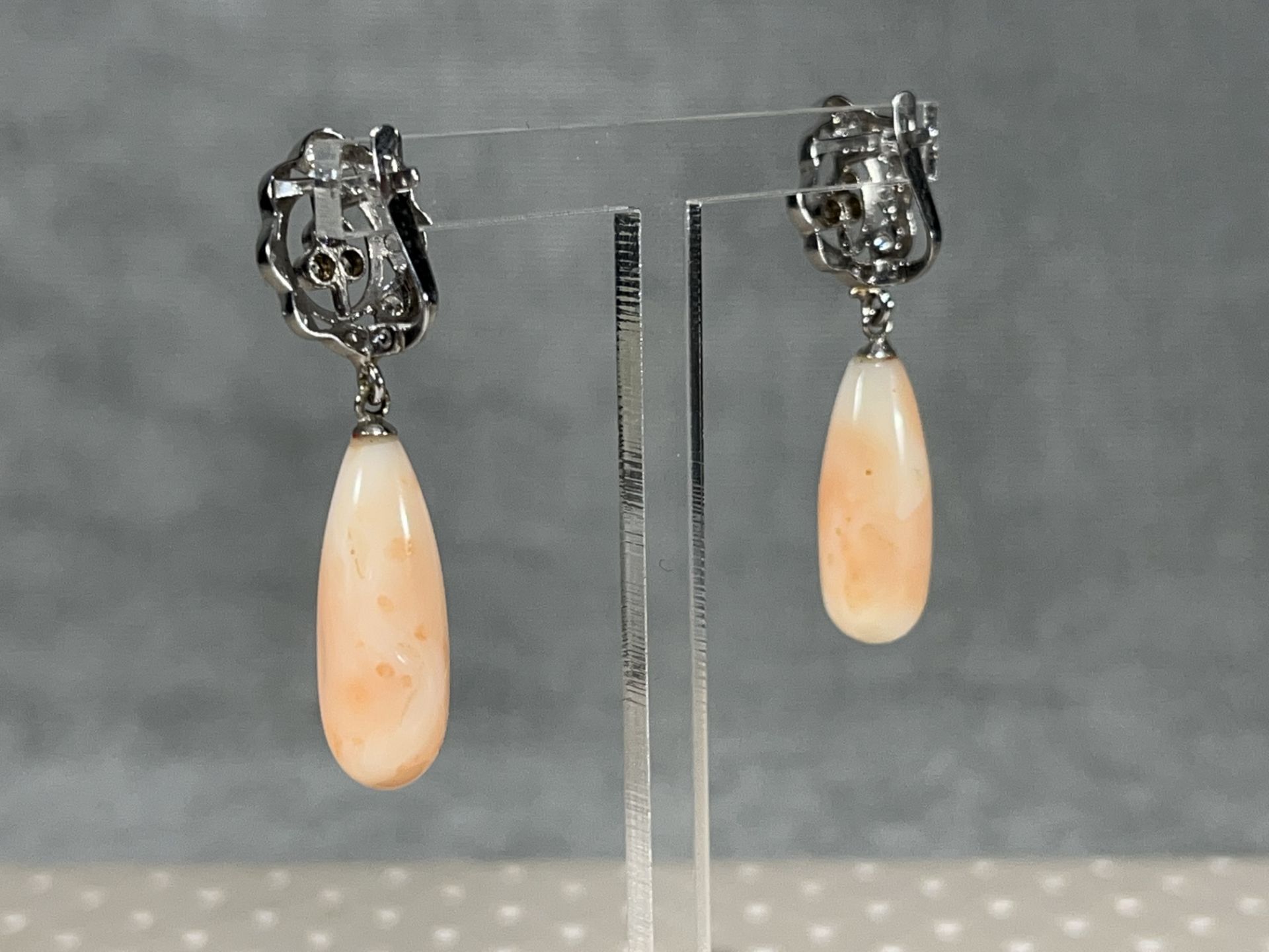 Pair of angelskin coral and 18k white gold earrings - Image 4 of 4