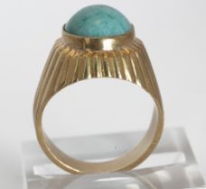 18 kt gold ring with turquoise stone