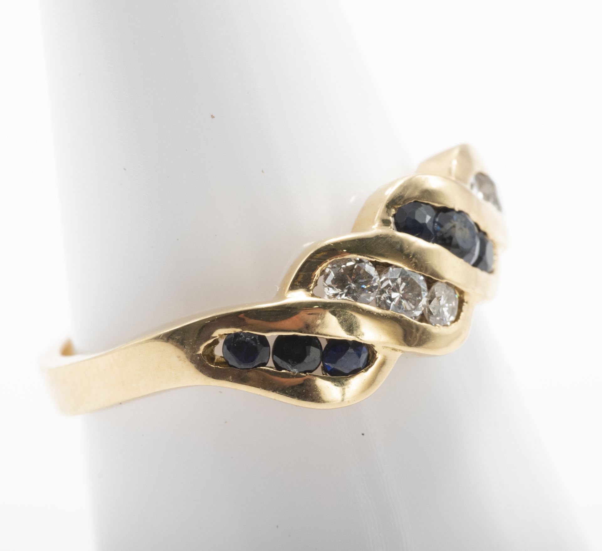 18 kt gold ring with sapphires and diamonds - Image 2 of 4