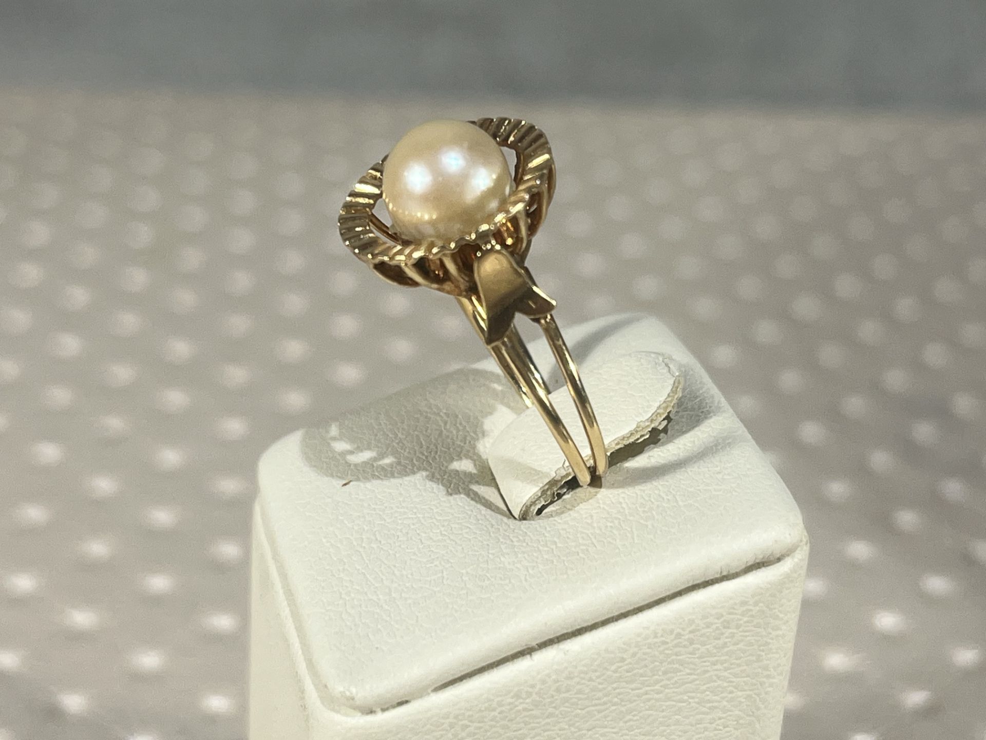 18k Gold and Natural Pearl Ring - Image 3 of 5
