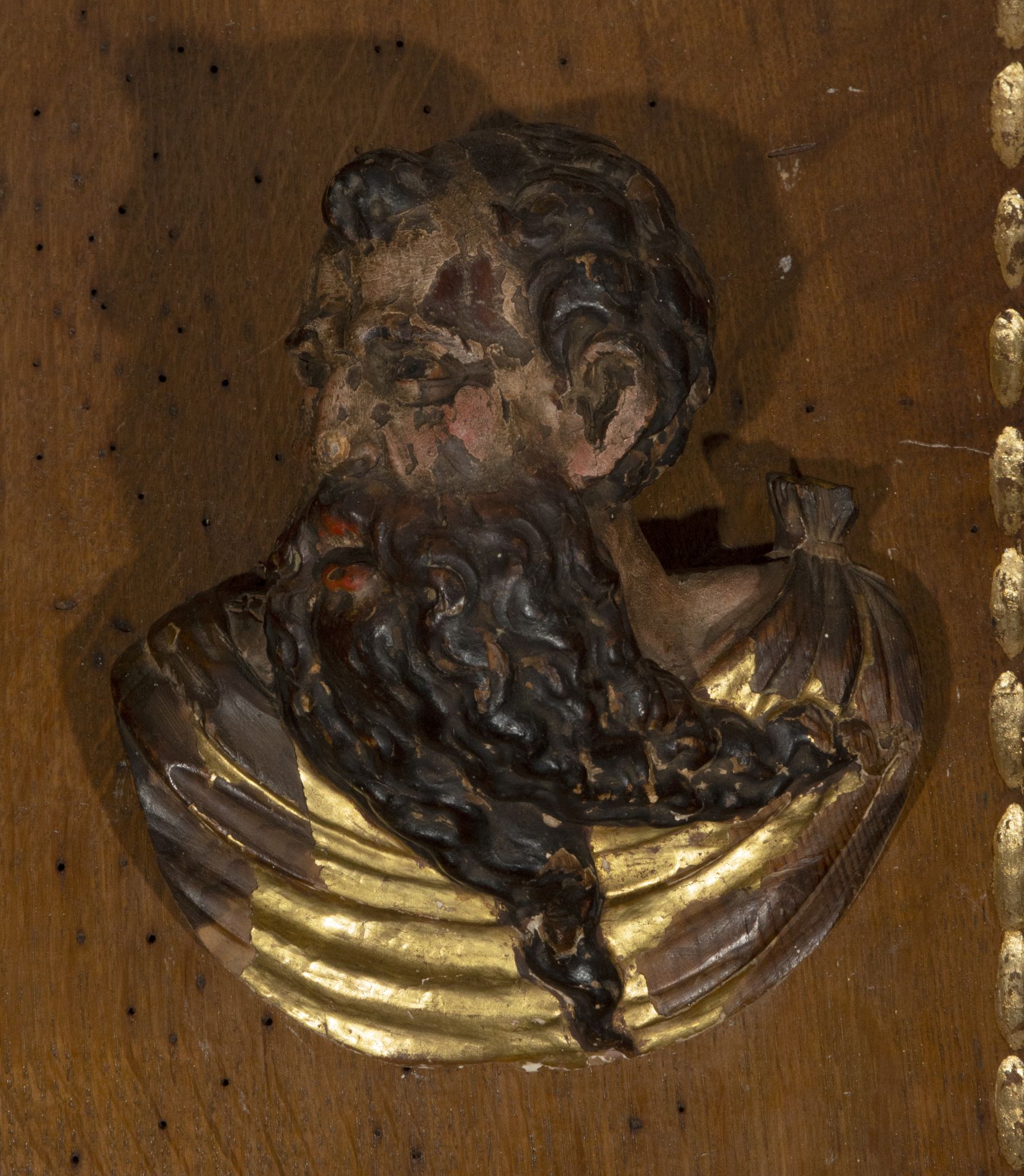 Altar finish with Head of the Apostle Saint Peter, Berruguete school from the 16th century - Image 2 of 5