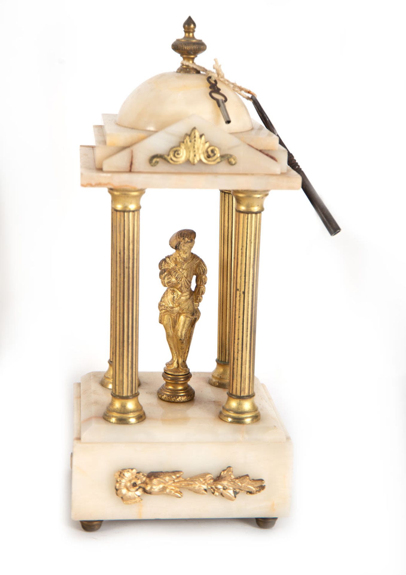 Neoclassical garniture in alabaster with temples and figures in gilt bronze - Bild 4 aus 8