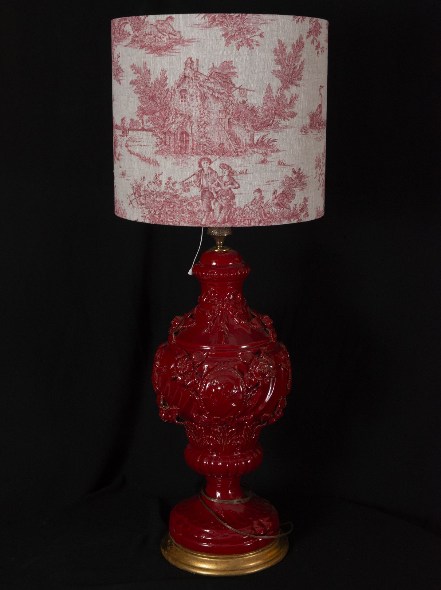 Elegant Pair of Lamps in red glazed ceramic from Manises and Toile de Jouy, 19th century - Bild 3 aus 5