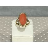 18k Gold and Coral Ring - Inner measurement: 18.9 mm - Weight: 3.7 gr -