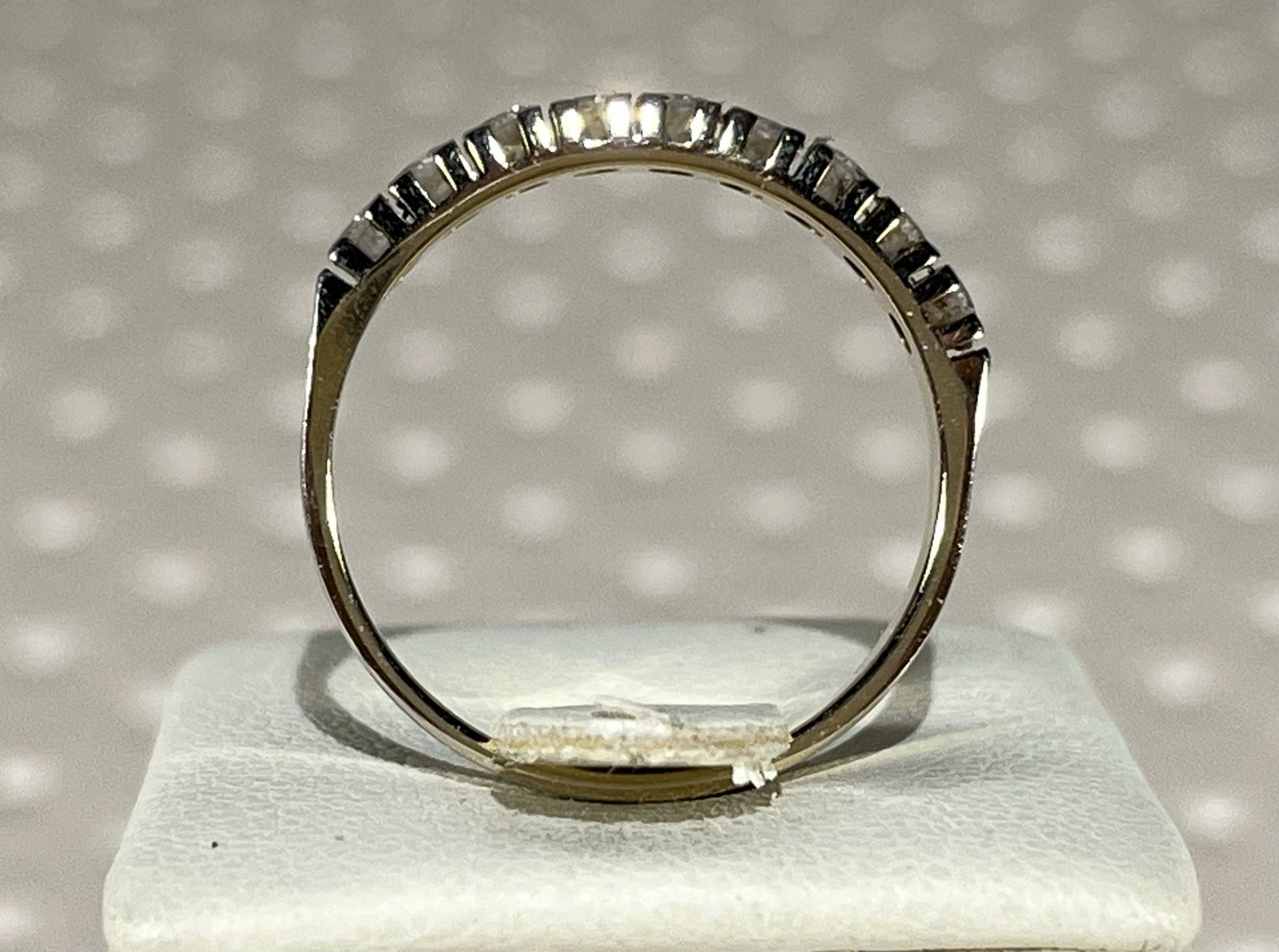 Elegant ring in 18k gold and brilliant cut diamonds - Image 4 of 4