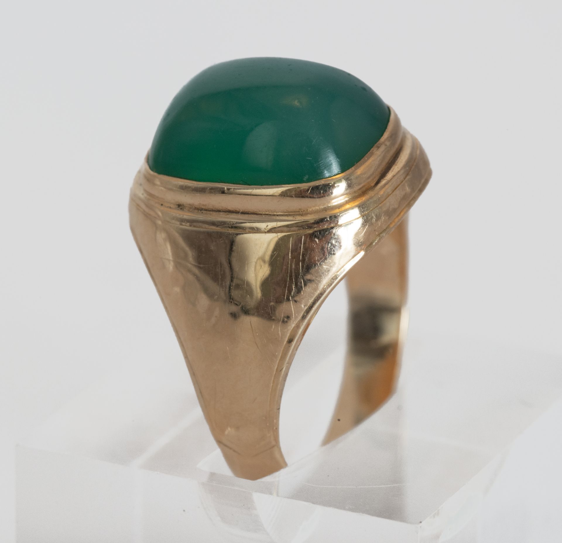 Gold ring  18kt with green agate
