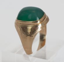 Gold ring 18kt with green agate