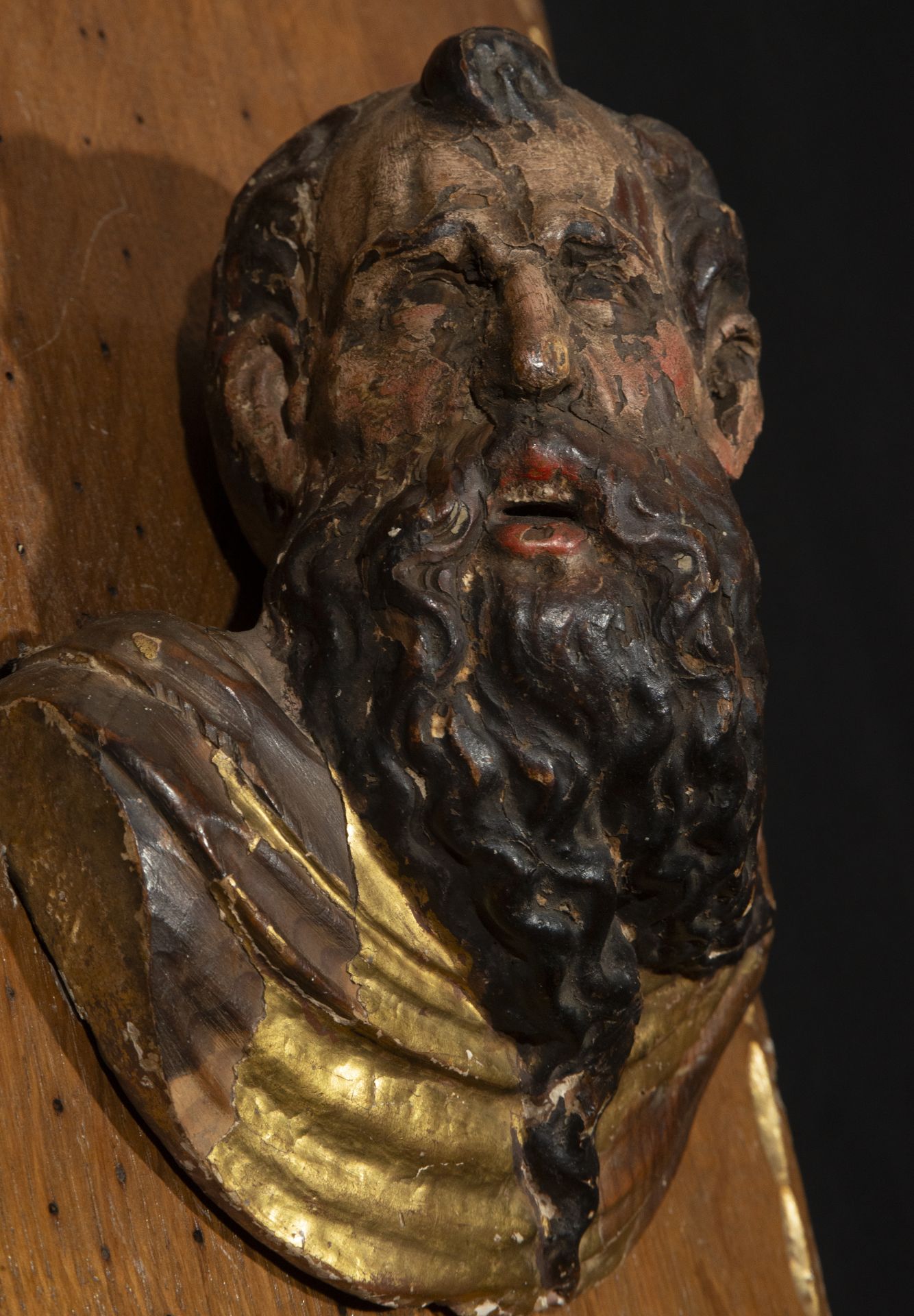 Altar finish with Head of the Apostle Saint Peter, Berruguete school from the 16th century - Image 3 of 5