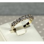 Elegant ring in 18k gold and brilliant cut diamonds
