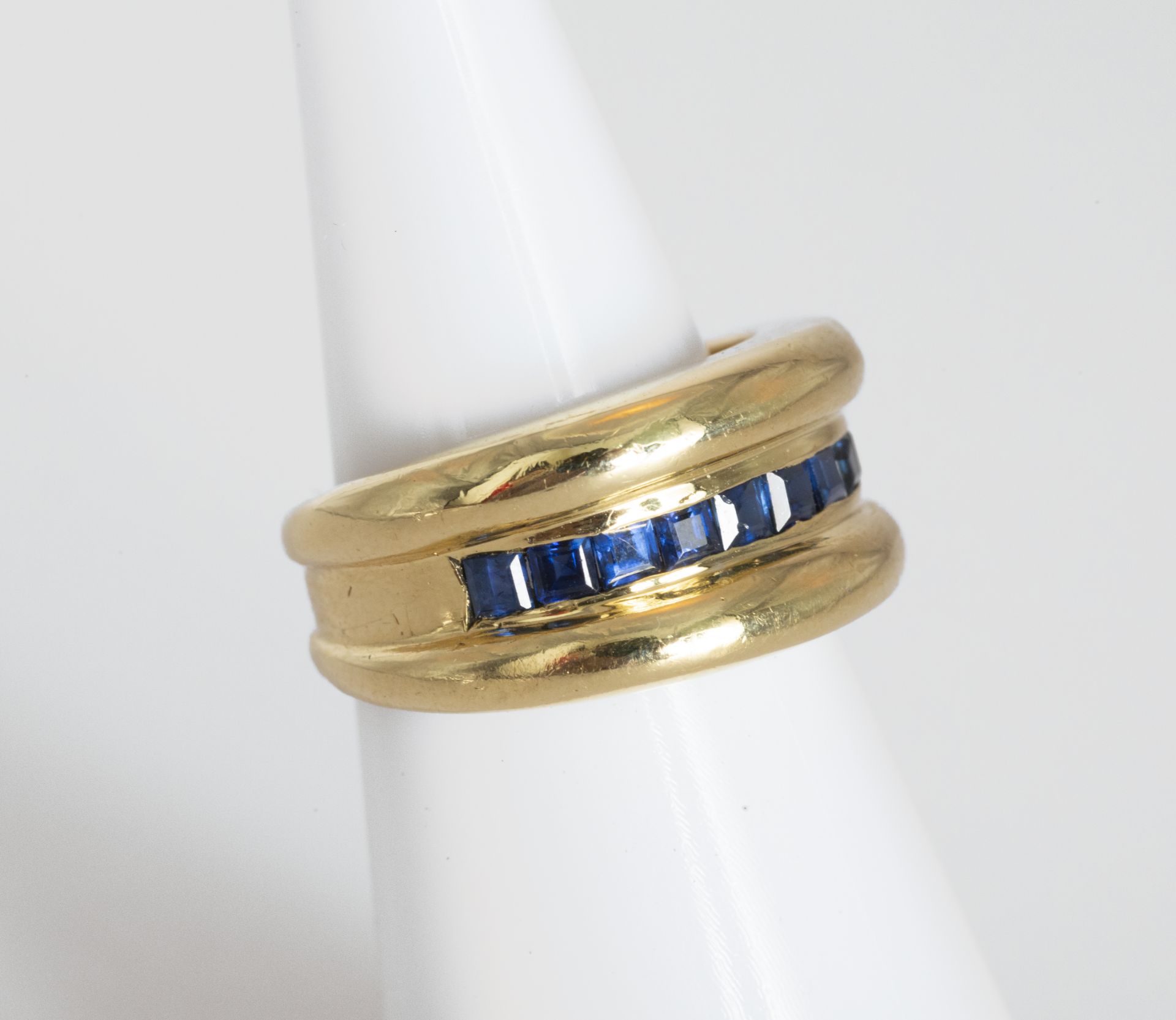 18 kt gold ring with sapphires - Image 4 of 5