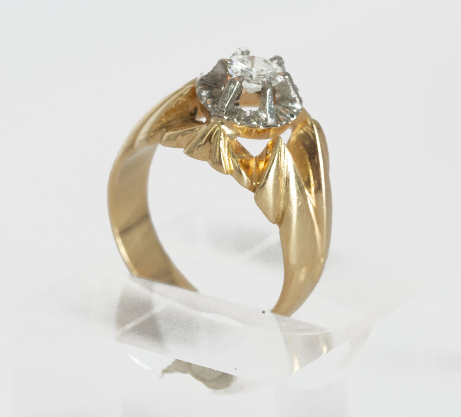 18 kt gold solitaire with diamond. - Image 2 of 4