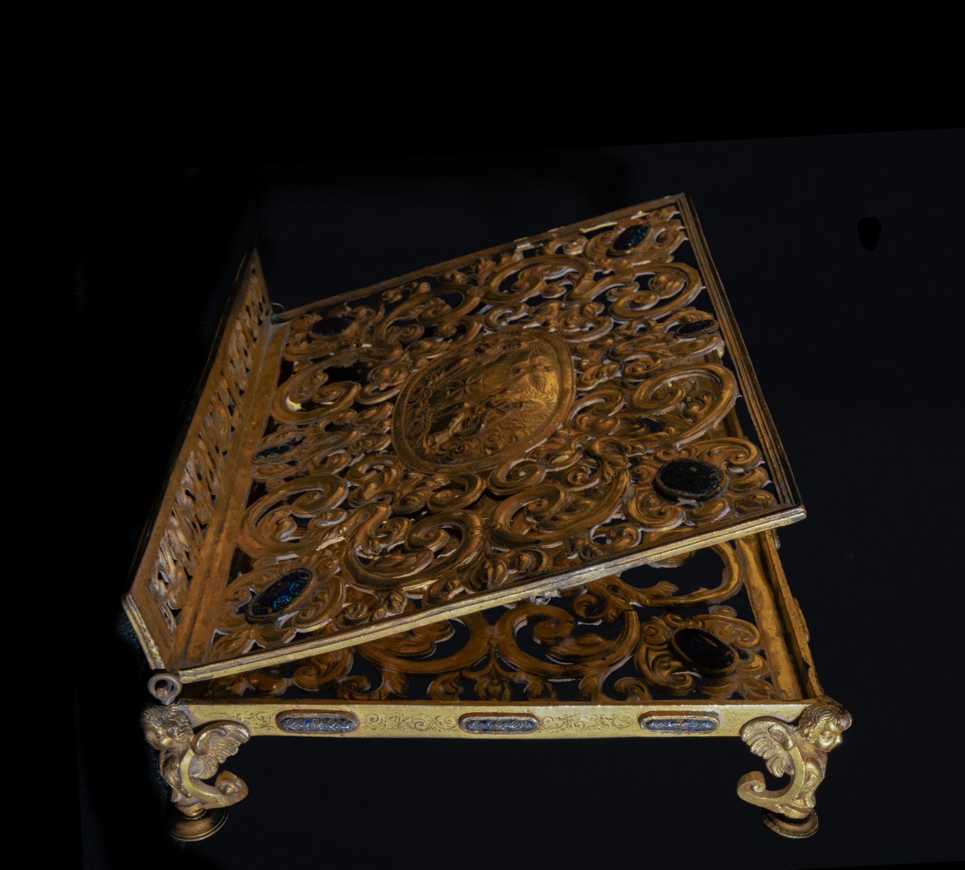 Important and Unusual Choir Lectern called "del Escorial" Spanish Renaissance Plateresque, in mercur - Bild 5 aus 6