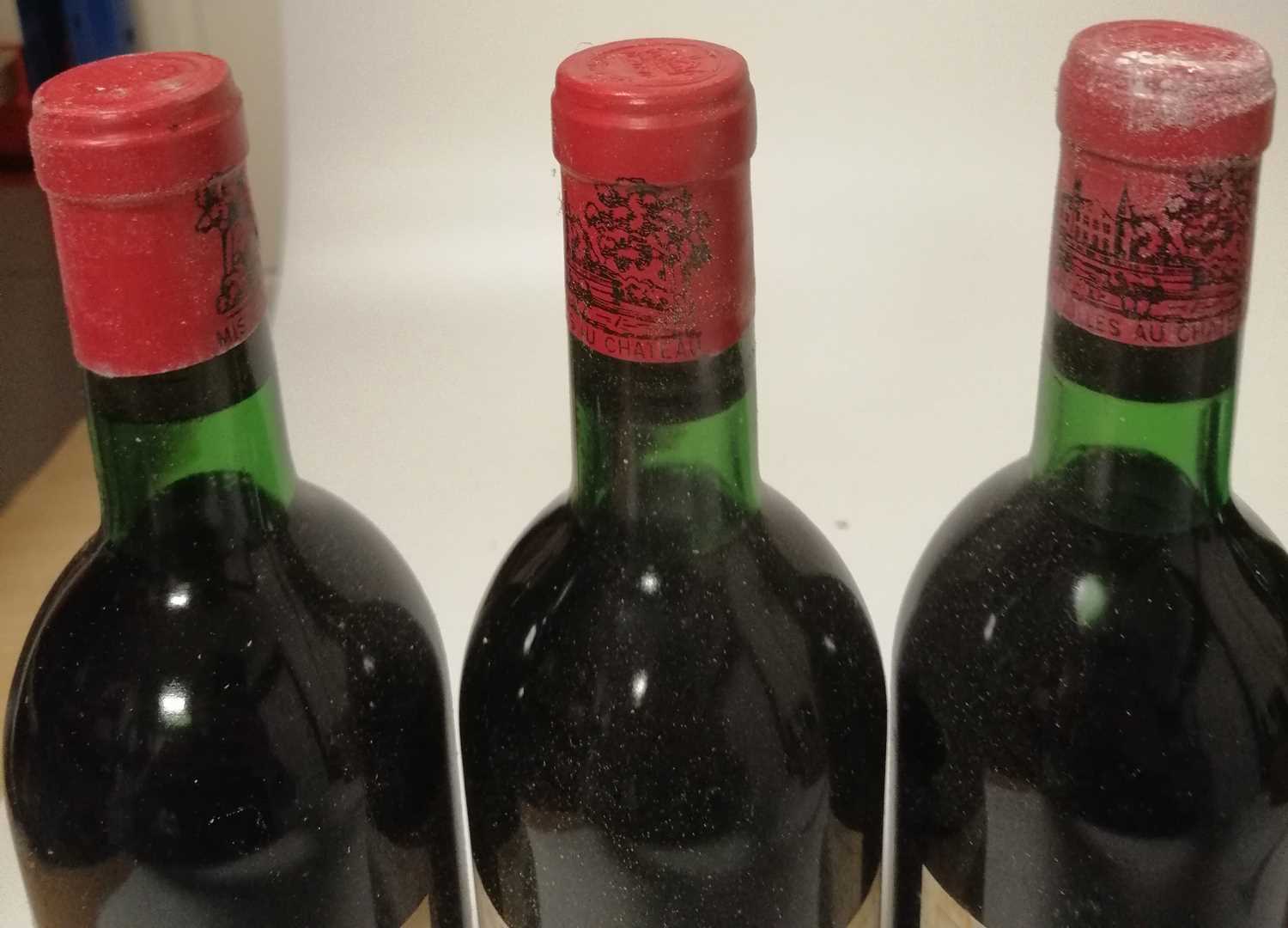 Château Lafite Rothschild Grand Vin 1969, Pauillac (twelve bottles) - Image 4 of 13