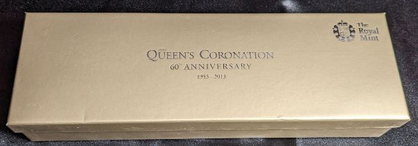 The Queen's Portrait Collection 5 Pounds Piedfort Proof Box & COA