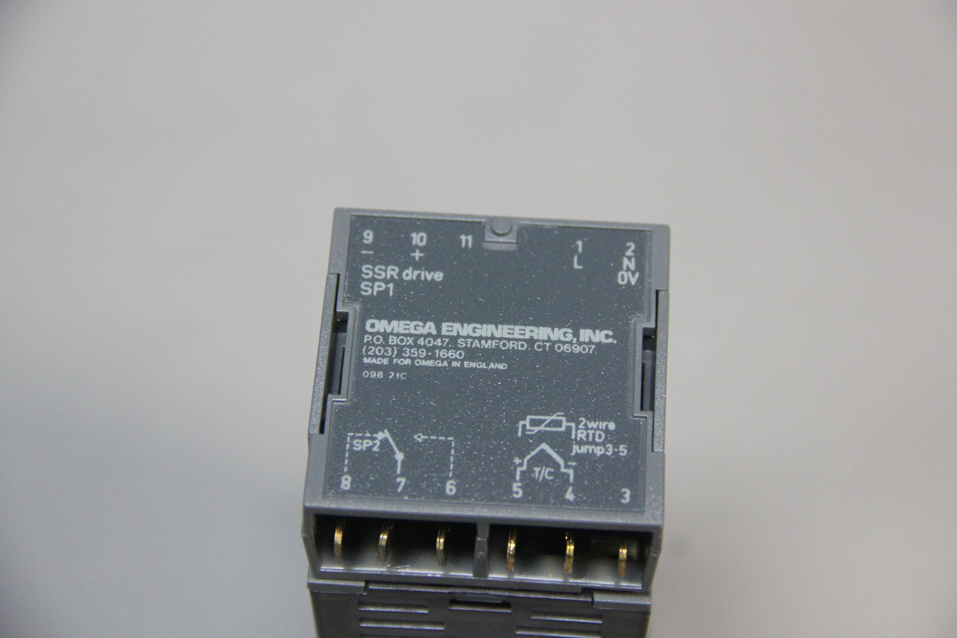 OMEGA DIGITAL TEMPERATURE CONTROLLER - Image 4 of 7