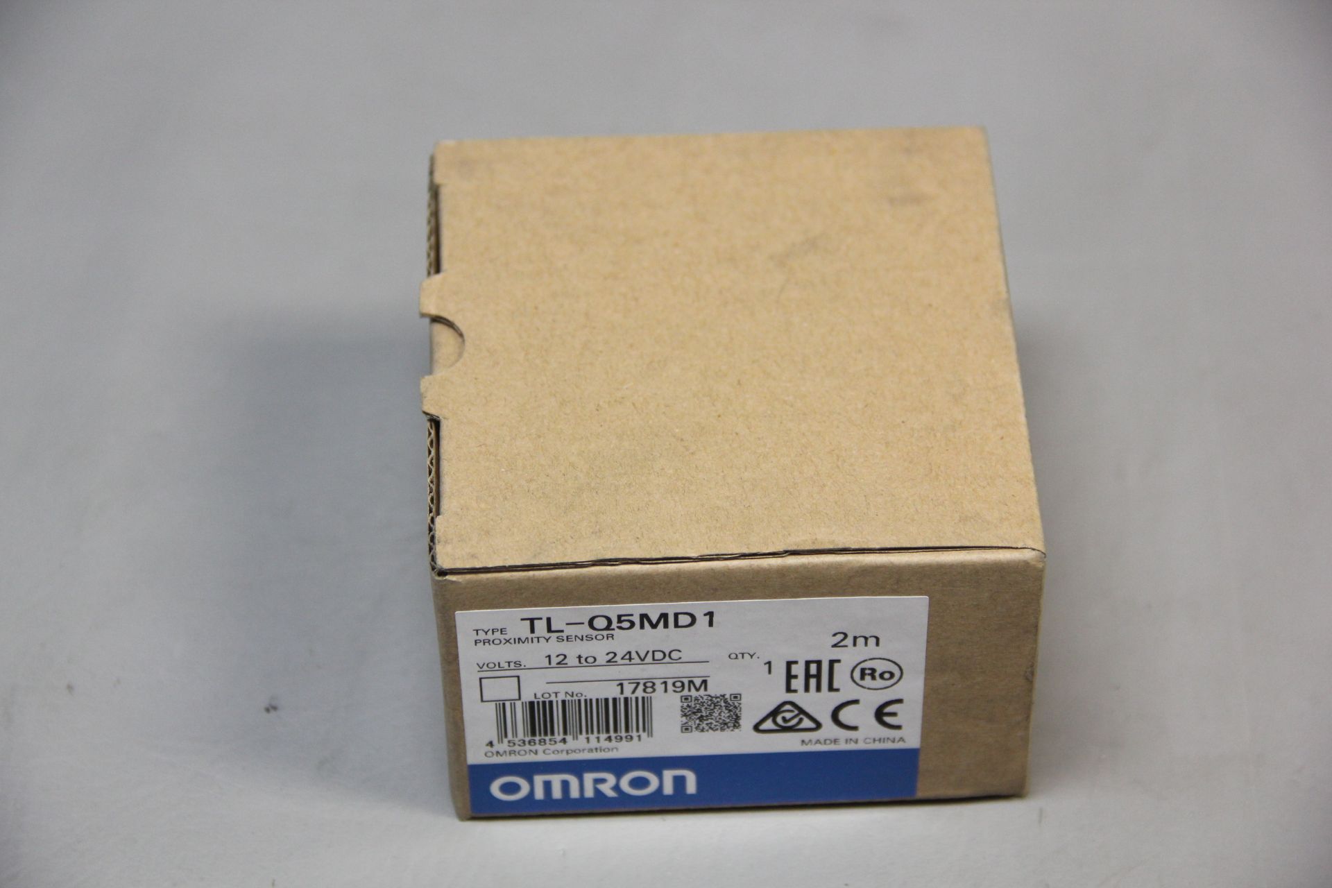 NEW OMRON PROXIMITY SENSOR