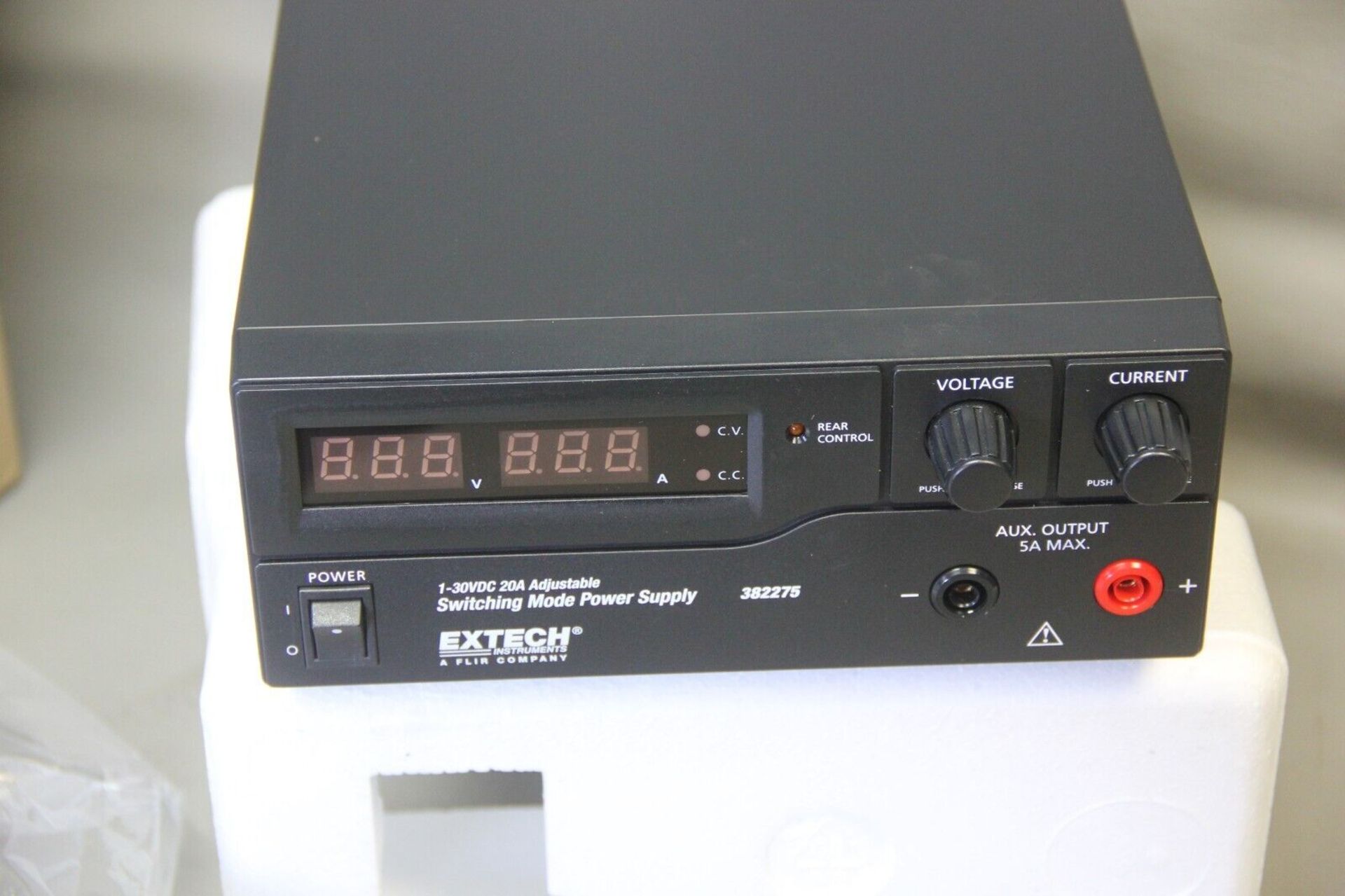 NEW EXTECH LAB GRADE SWITCHING MODE POWER SUPPLY - Image 5 of 6