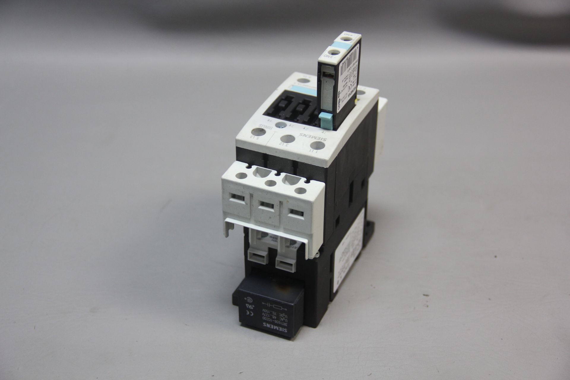 SIEMENS CONTACTOR WITH AUXILIARY CONTACT BLOCK - Image 4 of 6